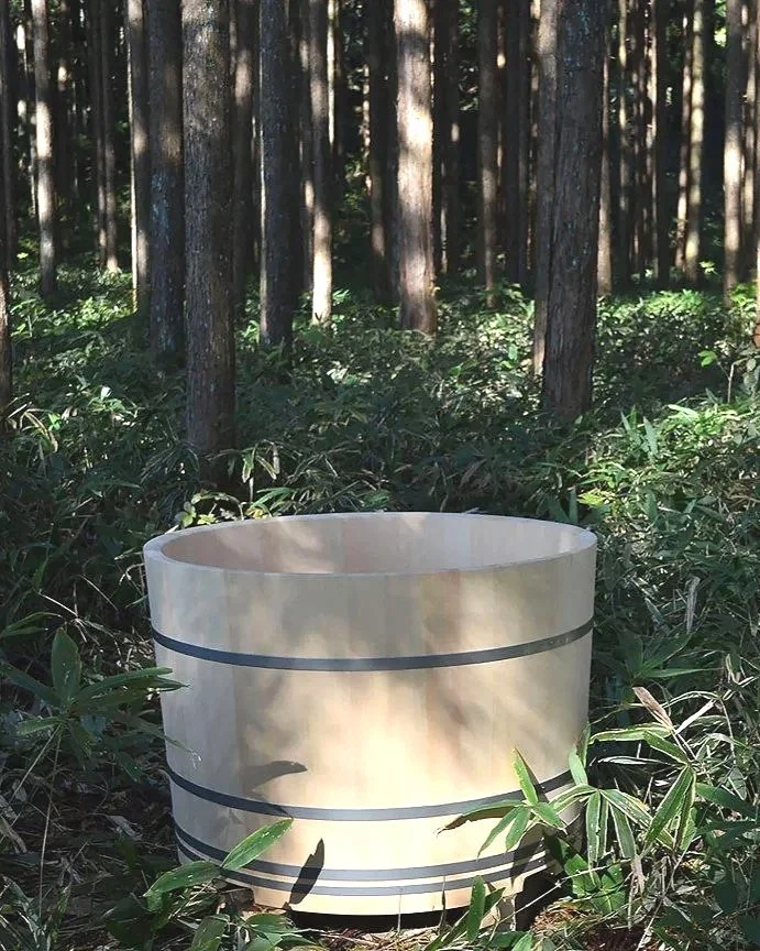 :Holzbadewanne Rund.