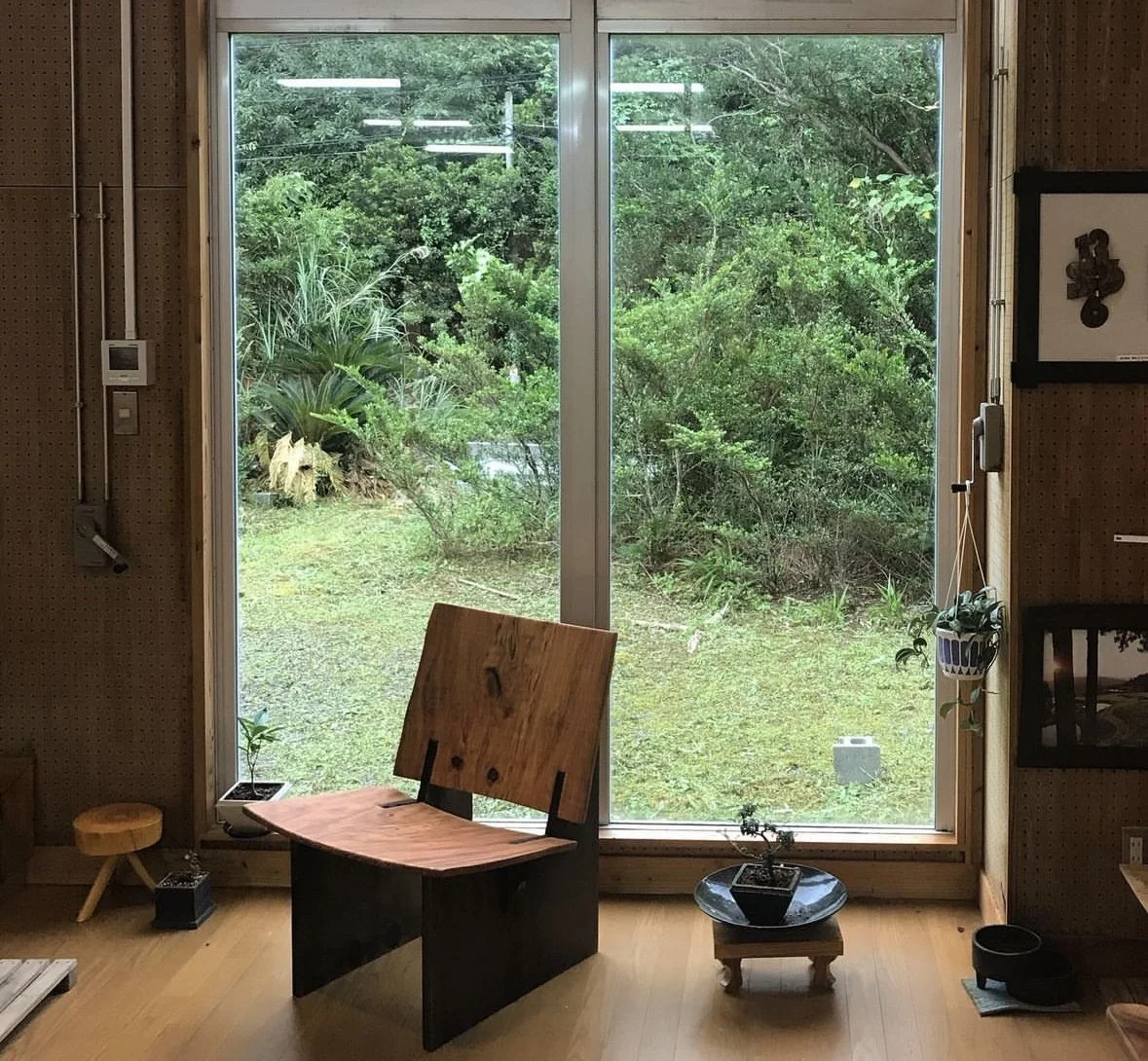 :Yuko eleganter Sessel, raffinierte Verbindungen. 