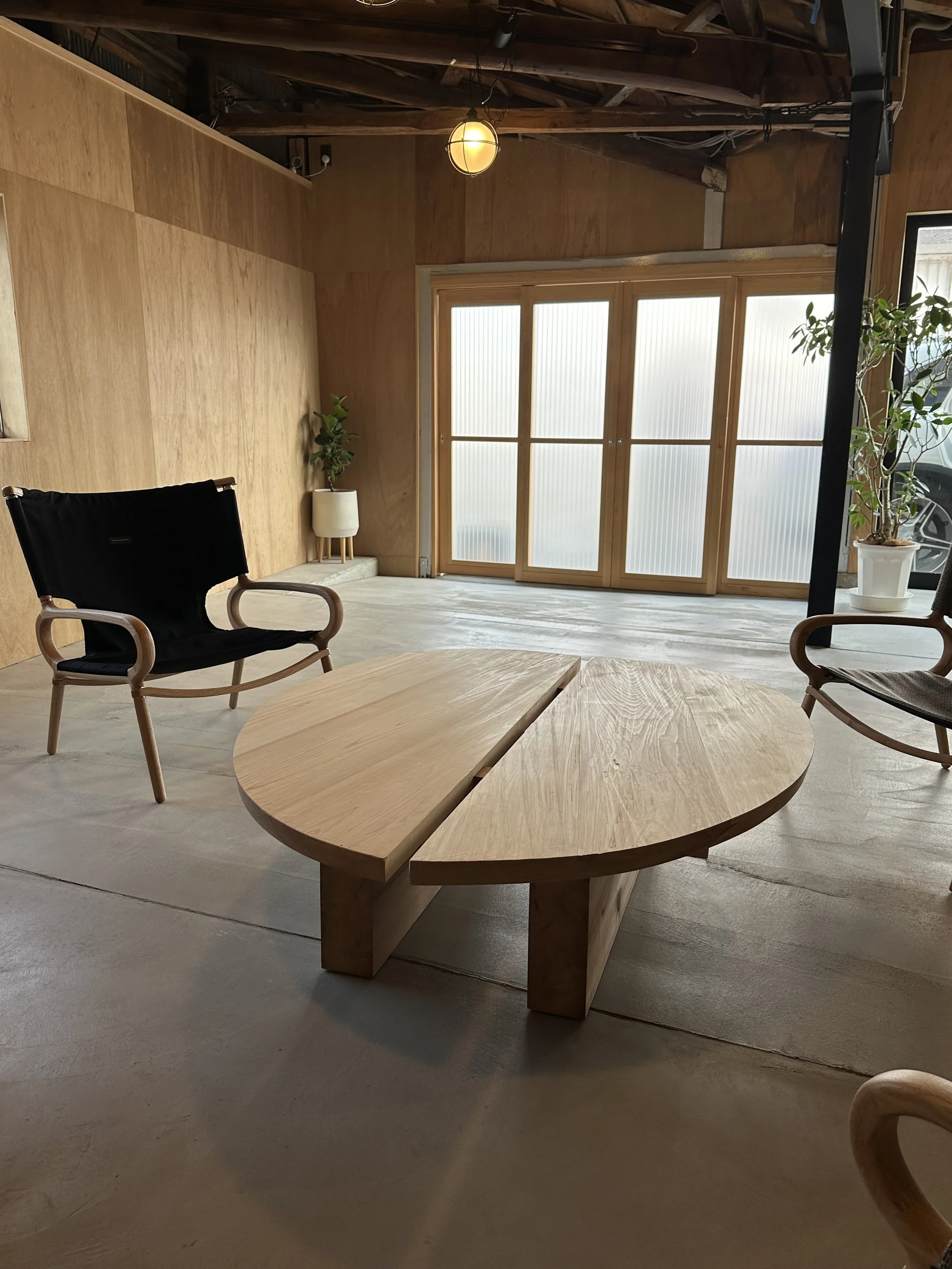 :Nemu Gemeinschafts Tisch.
