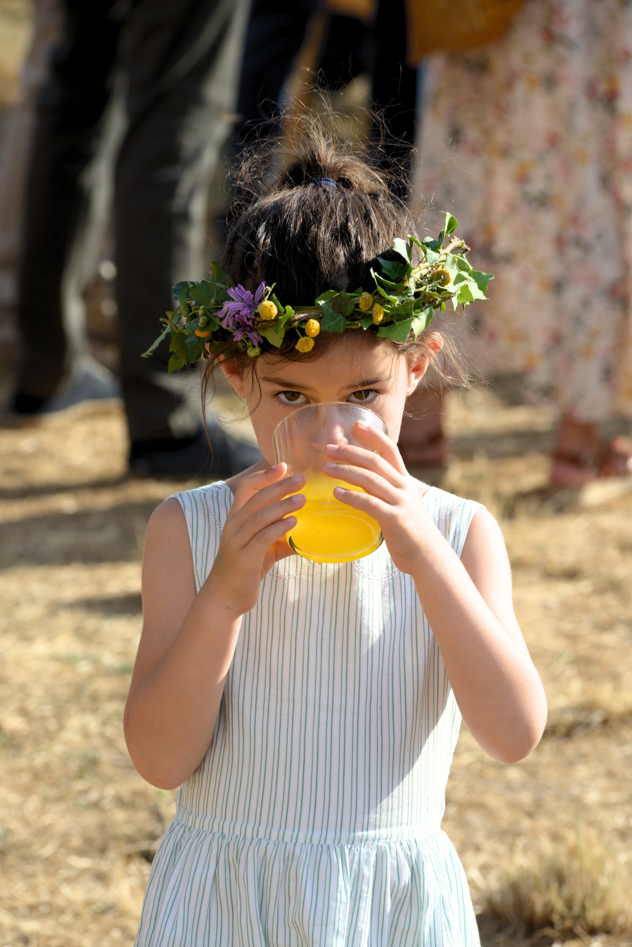 boda kids friendly, boda en el campo, corona de flores, kids, boda con niños