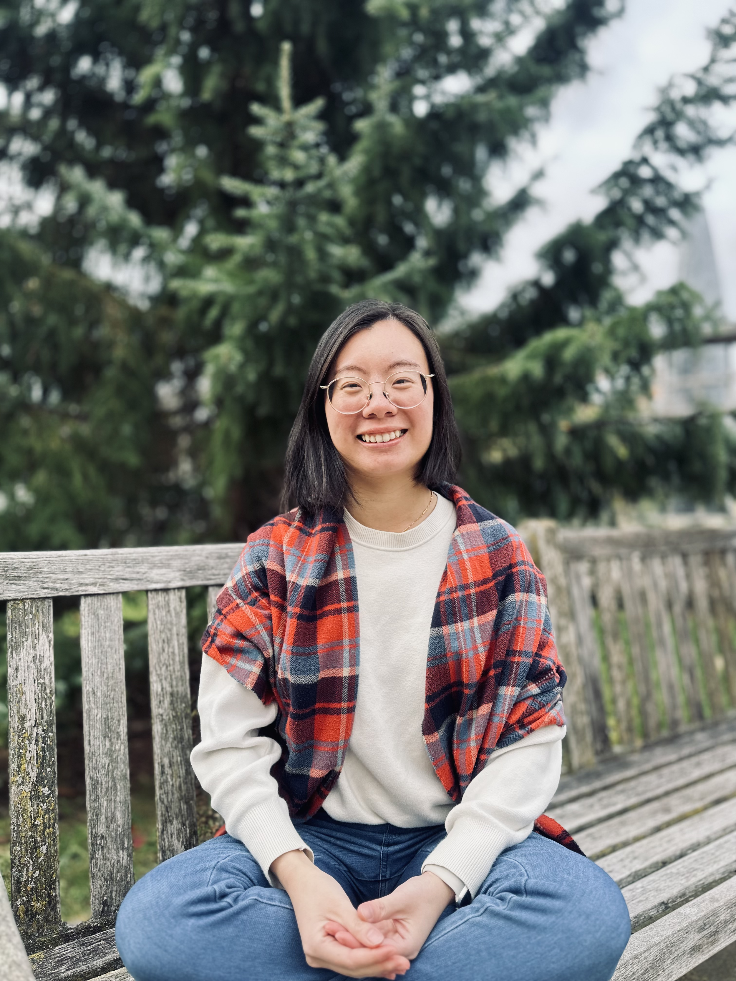 Tara Xu, Social Worker/Therapist, smiling warmly in a professional headshot