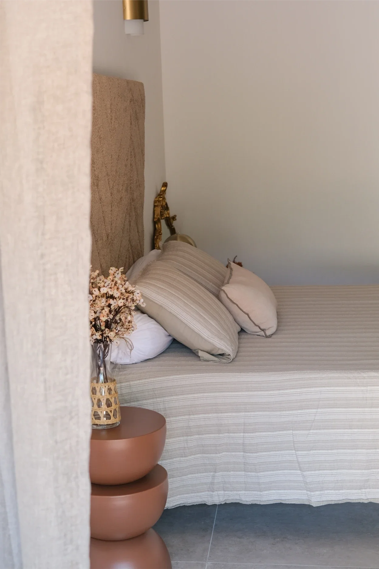 Lancement de média sociaux, stratégie de communication, shooting photo et montage vidéo Réel Instagram, pour la gestion et le développement des réseaux sociaux d'un hotel en Corse, par ZACE - Agence de communication digitale à Corte, en Corse.