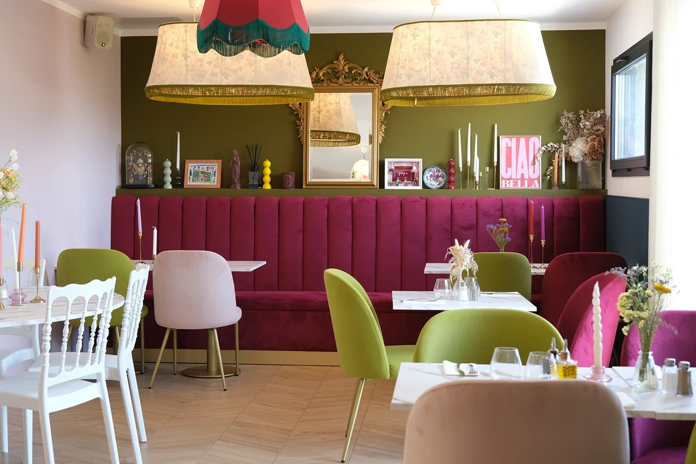 Branding, feed Instagram, stratégie de communication, shooting photo et montage vidéo Réel Instagram, pour la gestion et le développement des réseaux sociaux d'un restaurant en Corse, par ZACE - Agence de communication digitale à Corte.