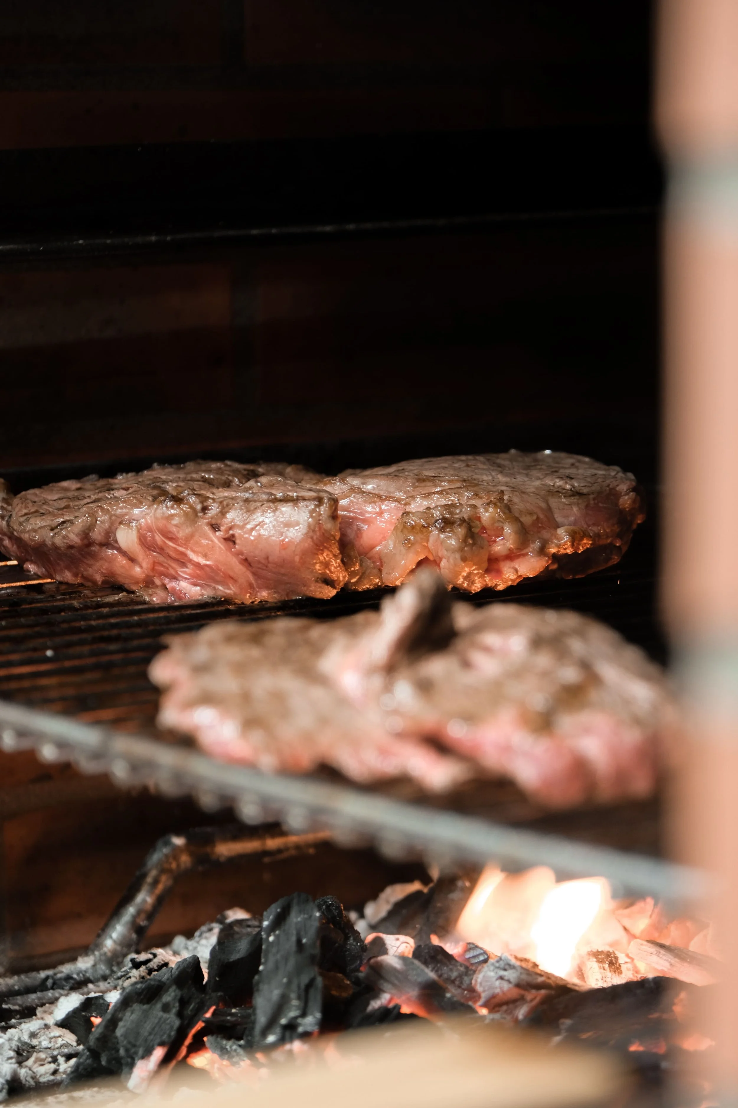Création de feed instagram, stratégie de communication, shooting photo et video, pour la création de contenus, la gestion et le développement des réseaux sociaux d'un restaurant en Corse, par ZACE - Agence de communication digitale à Corte, en Corse.