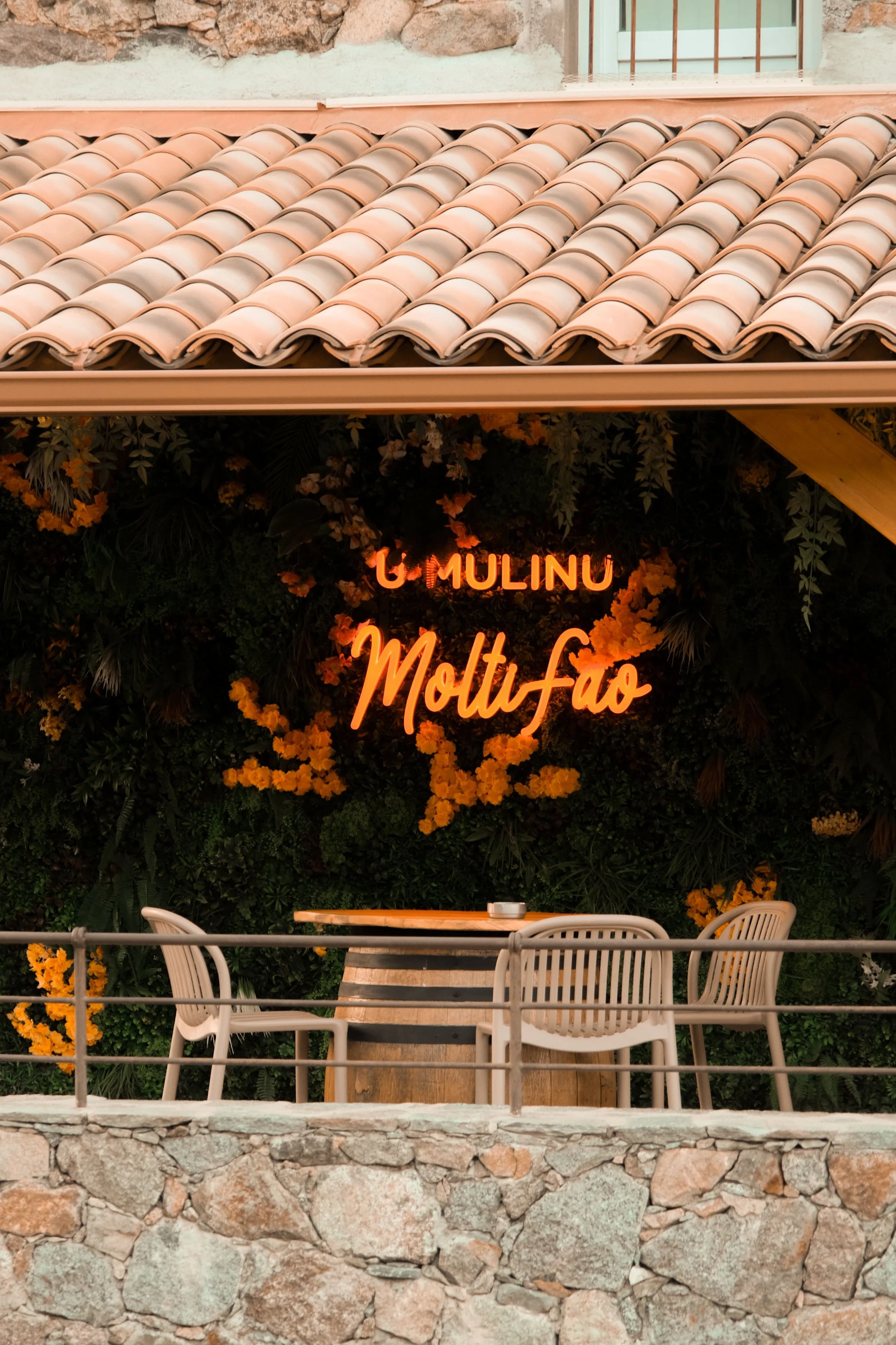 Création de feed instagram, stratégie de communication, shooting photo et video, pour la création de contenus, la gestion et le développement des réseaux sociaux d'un restaurant en Corse, par ZACE - Agence de communication digitale à Corte, en Corse.