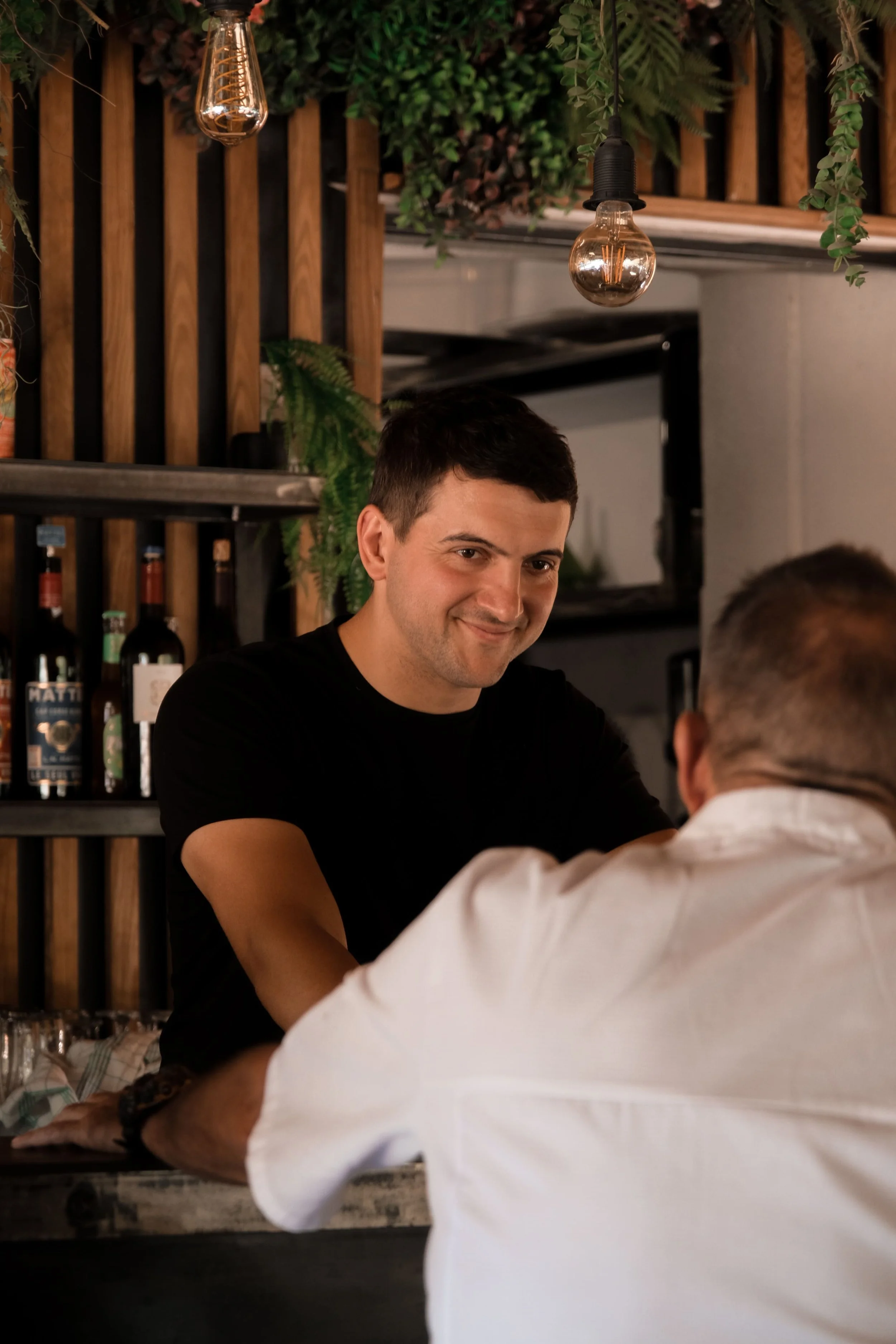 Création de feed instagram, stratégie de communication, shooting photo et video, pour la création de contenus, la gestion et le développement des réseaux sociaux d'un restaurant en Corse, par ZACE - Agence de communication digitale à Corte, en Corse.