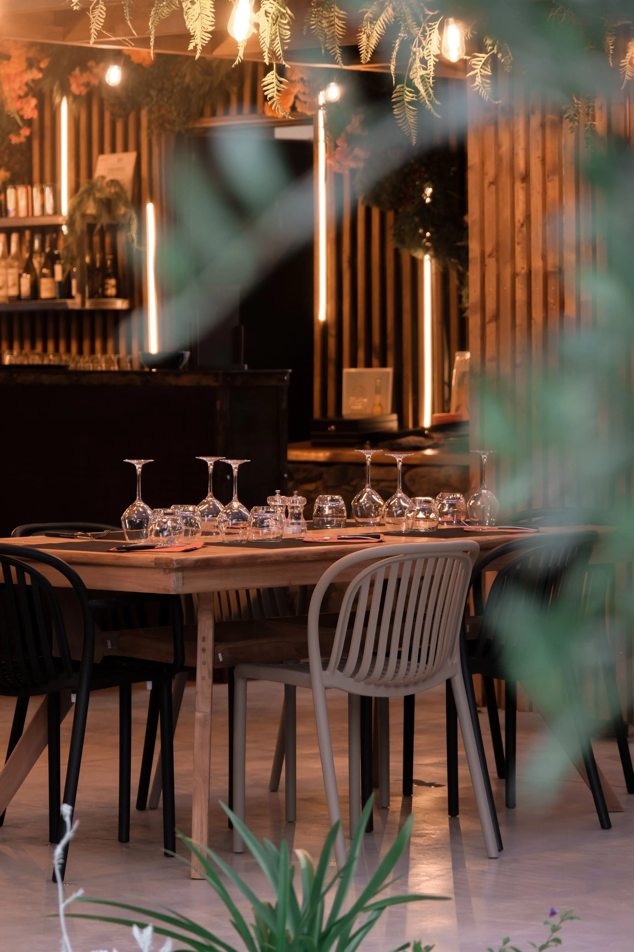 Création de feed instagram, stratégie de communication, shooting photo et video, pour la création de contenus, la gestion et le développement des réseaux sociaux d'un restaurant en Corse, par ZACE - Agence de communication digitale à Corte, en Corse.