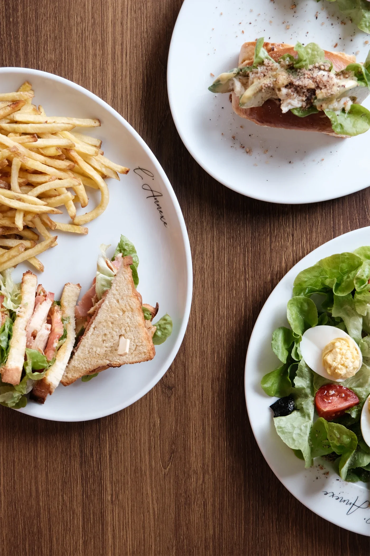 Stratégie de communication, shooting photo et montage vidéo Réel Instagram, pour la gestion et le développement des réseaux sociaux d'un restaurant en Corse, par ZACE - Agence de communication digitale à Corte, en Corse.