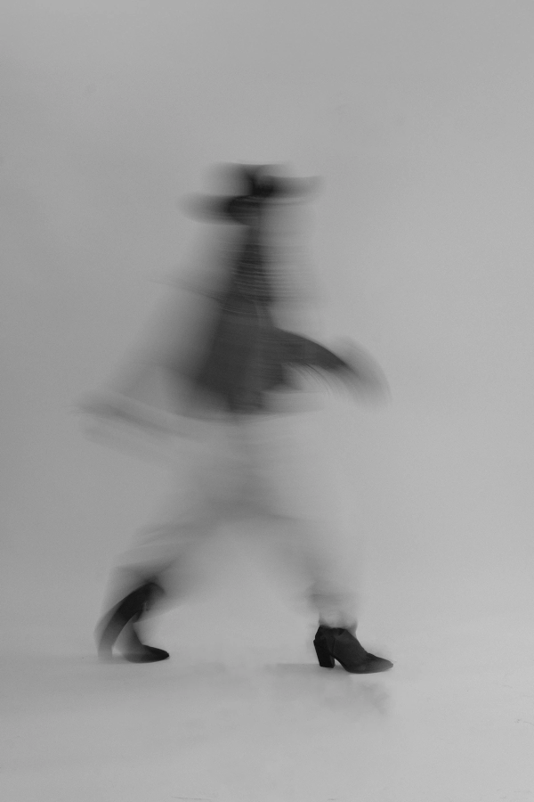 Direction artistique, shooting photo one shot en studio photographie, pour l'image de marque d'une marque Corse, par ZACE - Agence de communication digitale à Corte.