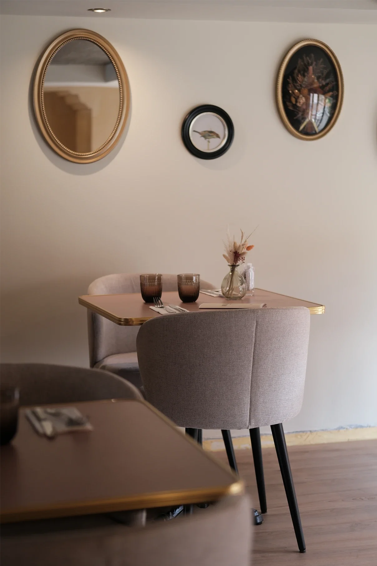 Branding, stratégie de communication, shooting photo et video, pour la création de contenus, la gestion et le développement des réseaux sociaux d'un restaurant en Corse, par ZACE - Agence de communication digitale à Corte, en Corse.