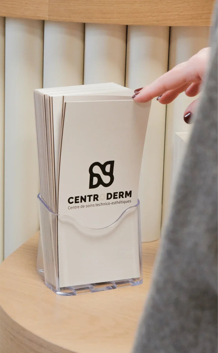 Shooting photo et video, réels Instagram pour la création de contenus, la gestion et le développement des réseaux sociaux d'un centre médico-esthétique en Corse, par ZACE - Agence de communication digitale à Corte, en Corse.