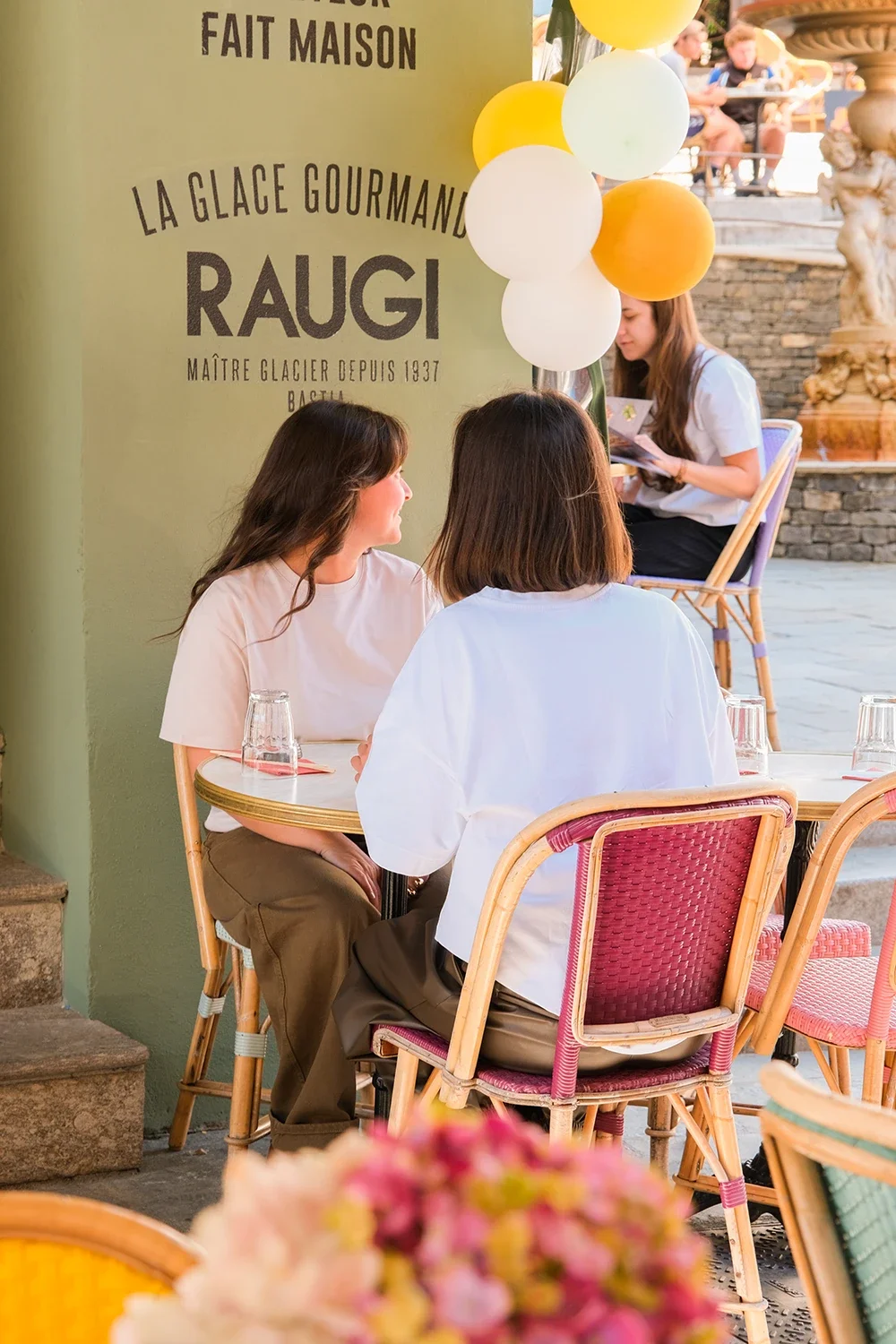 Création de feed instagram, stratégie de communication, shooting photo et video, pour la création de contenus, la gestion et le développement des réseaux sociaux d'un restaurant en Corse, par ZACE - Agence de communication digitale à Corte, en Corse.