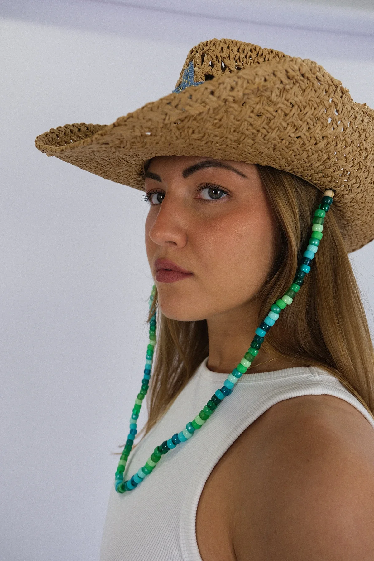 Direction artistique, shooting photo one shot en studio photographie, pour l'image de marque d'une marque Corse, par ZACE - Agence de communication digitale en Corse.