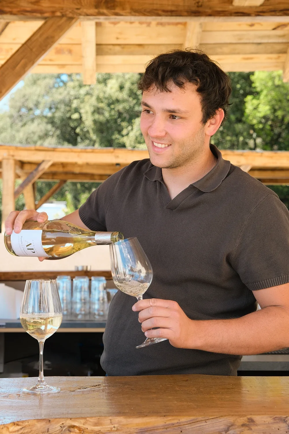Stratégie de communication digitale, shooting photo et vidéo réel Instagram, pour la gestion et le développement d'un restaurant en Corse, par ZACE - Agence de communication digitale à Corte, en Corse.