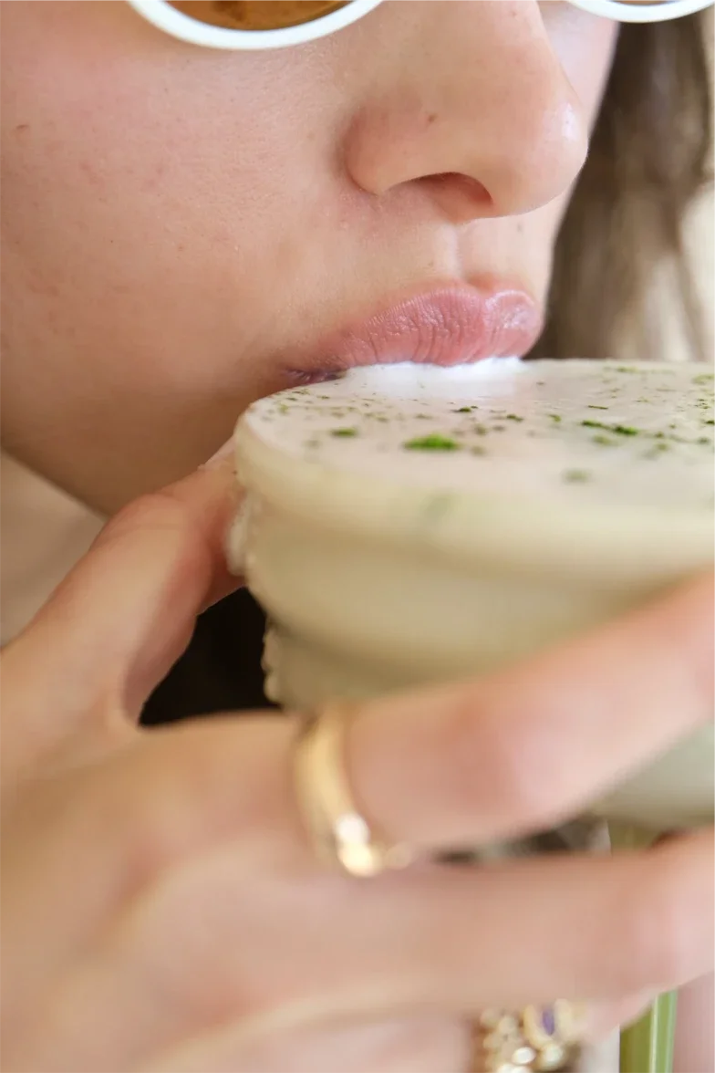 Branding, stratégie de communication, shooting photo et video, pour la création de contenus, la gestion et le développement des réseaux sociaux d'un restaurant en Corse, par ZACE - Agence de communication digitale à Corte, en Corse.