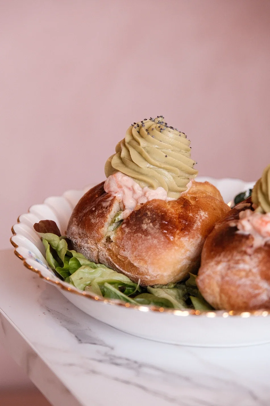 Branding, feed Instagram, stratégie de communication, shooting photo et montage vidéo Réel Instagram, pour la gestion et le développement des réseaux sociaux d'un restaurant en Corse, par ZACE - Agence de communication digitale à Corte.