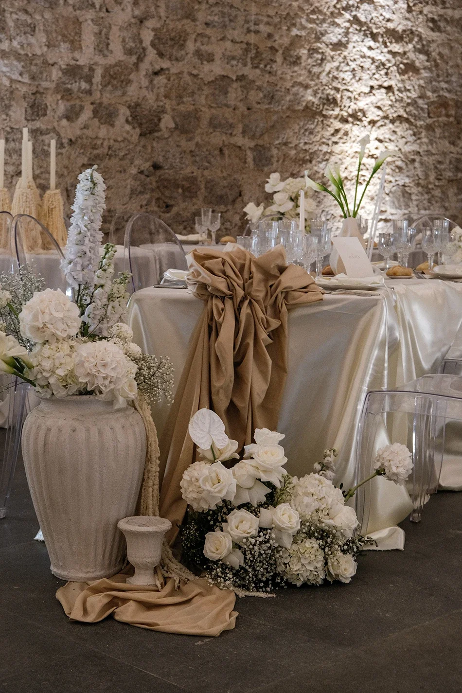 Shooting photo et montage vidéo Réel Instagram one shot, pour l'image de marque d'une fleuriste et décoratrice, par ZACE - Agence de communication digitale à Corte.