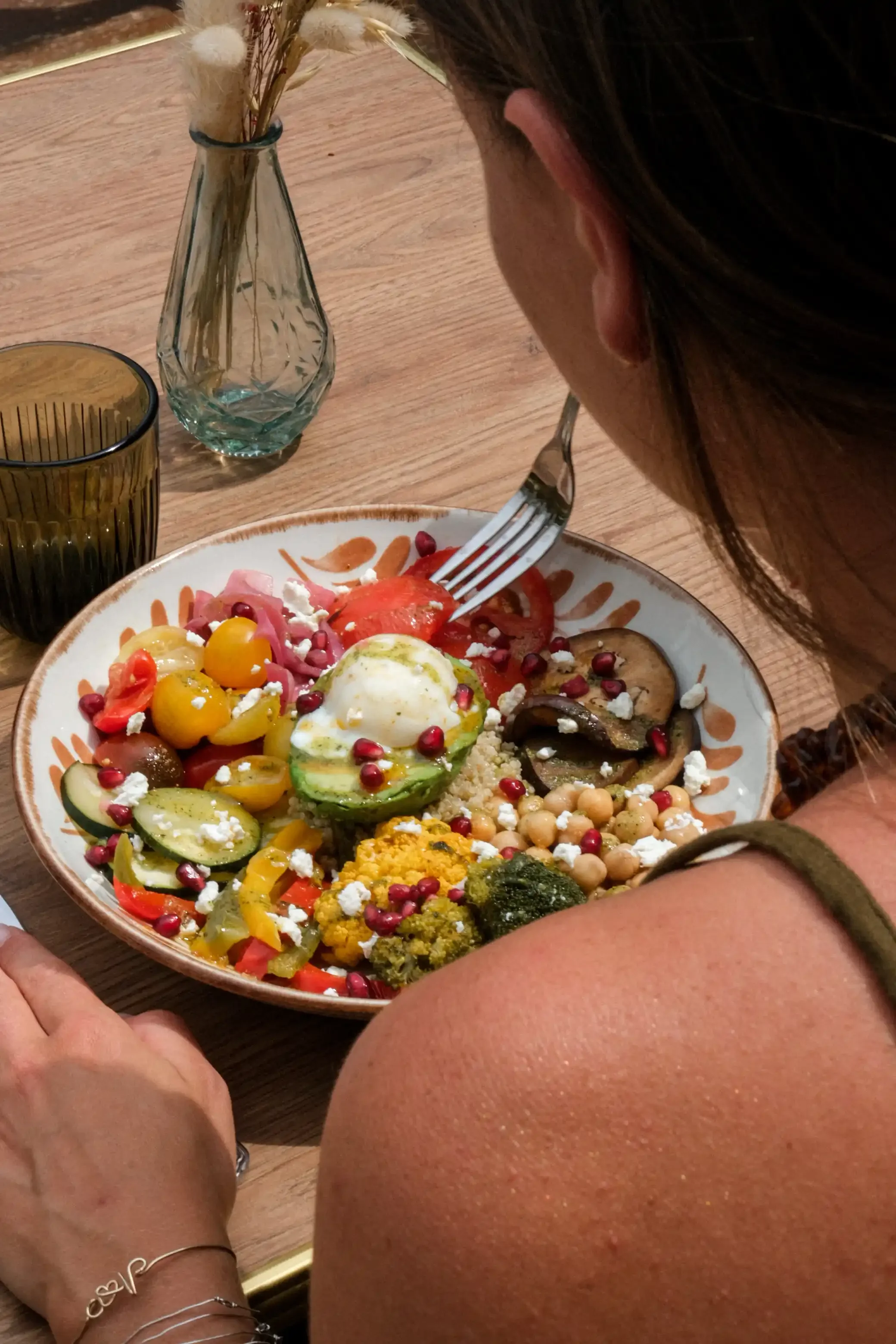 Branding, stratégie de communication, shooting photo et video, pour la création de contenus, la gestion et le développement des réseaux sociaux d'un restaurant en Corse, par ZACE - Agence de communication digitale à Corte, en Corse.