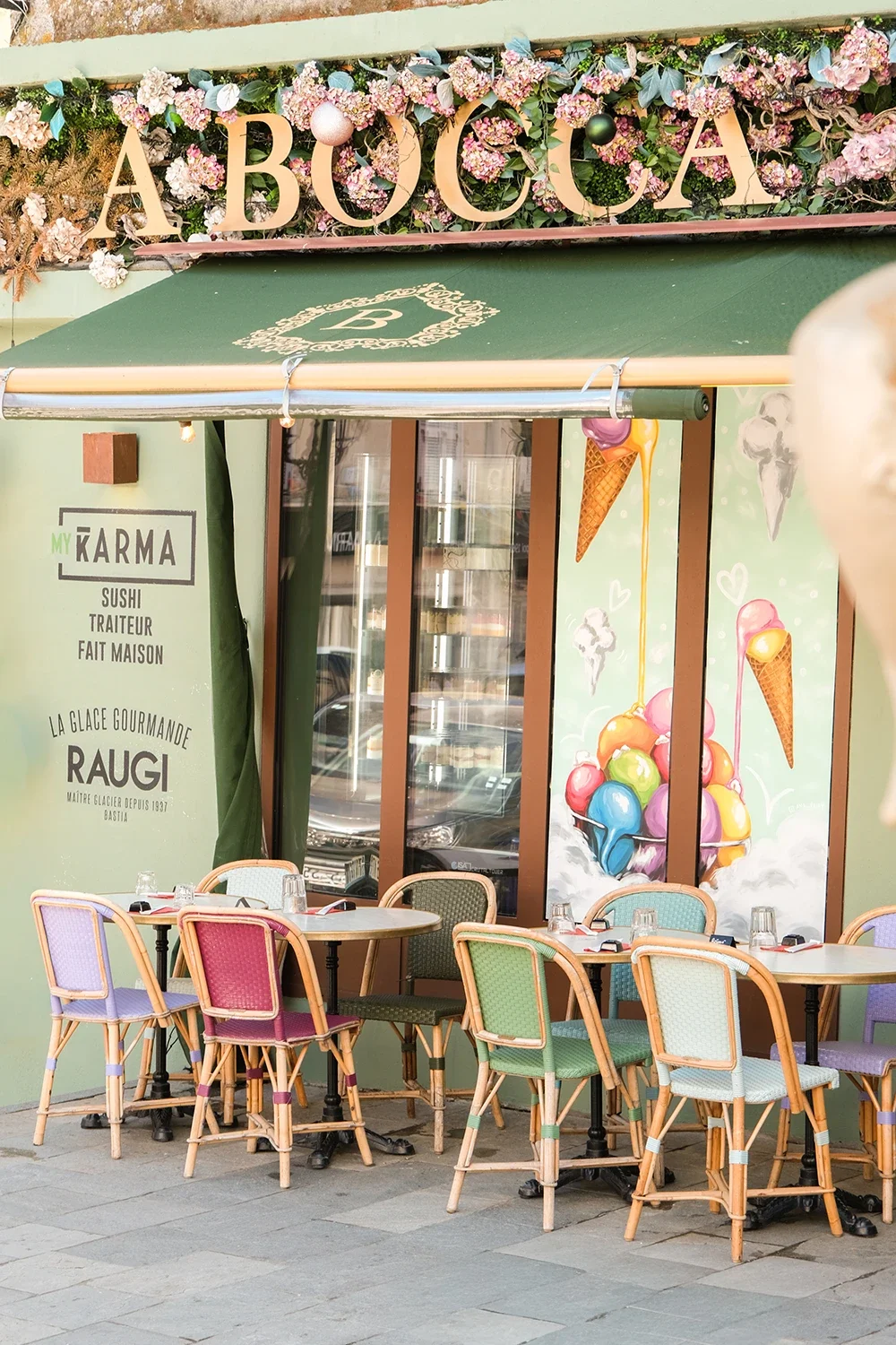 Création de feed instagram, stratégie de communication, shooting photo et video, pour la création de contenus, la gestion et le développement des réseaux sociaux d'un restaurant en Corse, par ZACE - Agence de communication digitale à Corte, en Corse.