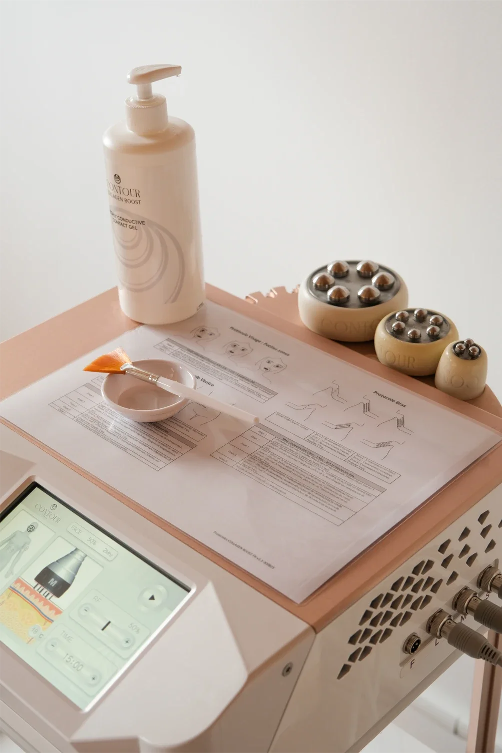 Shooting photo et video, réels Instagram pour la création de contenus, la gestion et le développement des réseaux sociaux d'un centre médico-esthétique en Corse, par ZACE - Agence de communication digitale à Corte, en Corse.