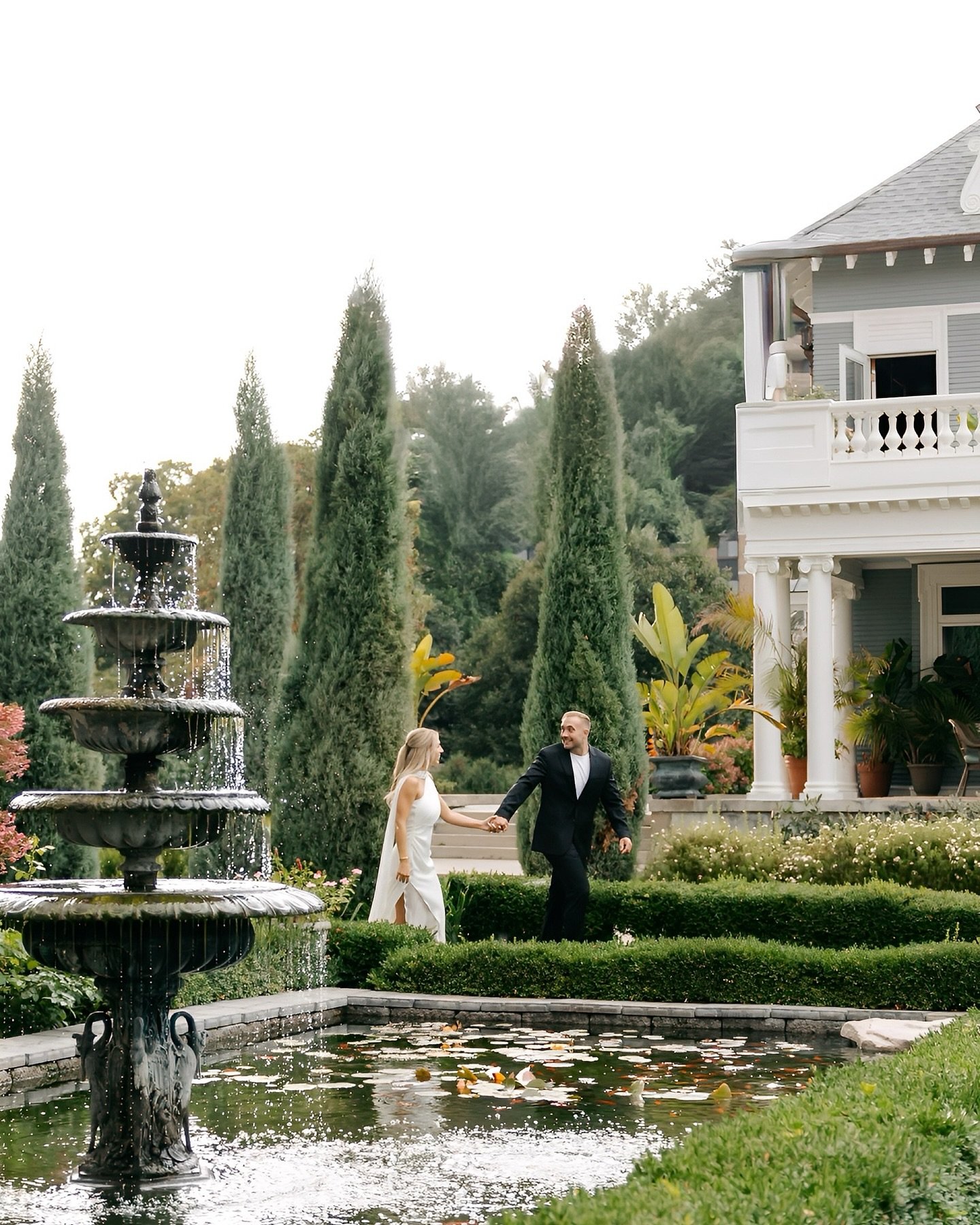 A love that speaks for itself&hellip; 
&bull;
&bull;
&bull;
#minnesotaphotographer #mnphotographer #mnweddingphotographers #mnweddingvendors #mnweddingphotographer #mnwedding