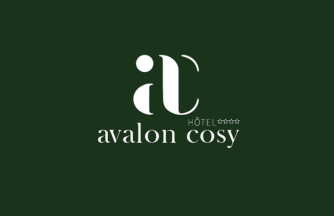 anne bassam - Logo de l'hôtel Avalon Cosy avec un fond vert, incluant un symbole stylisé et le nom de l'hôtel.
