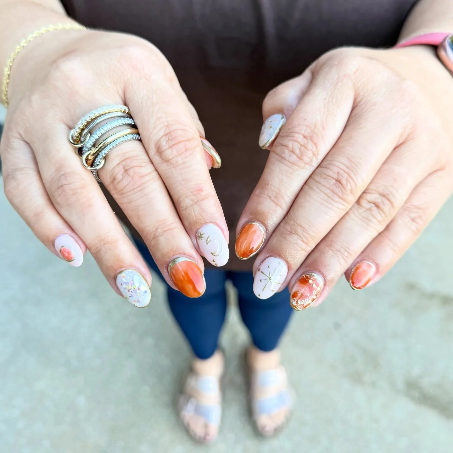 FALL-ing in love with this autumn season ! 

#Bellagionailsparaleigh #fall #fallnails #nails #nailsnailsnails #nailsdesign #nailsart #acrylic #nailstyle #localbusiness #notd #details 

 

Make your appointment now ! 
BELLAGIO NAIL SPA
📍8845 Six Fork