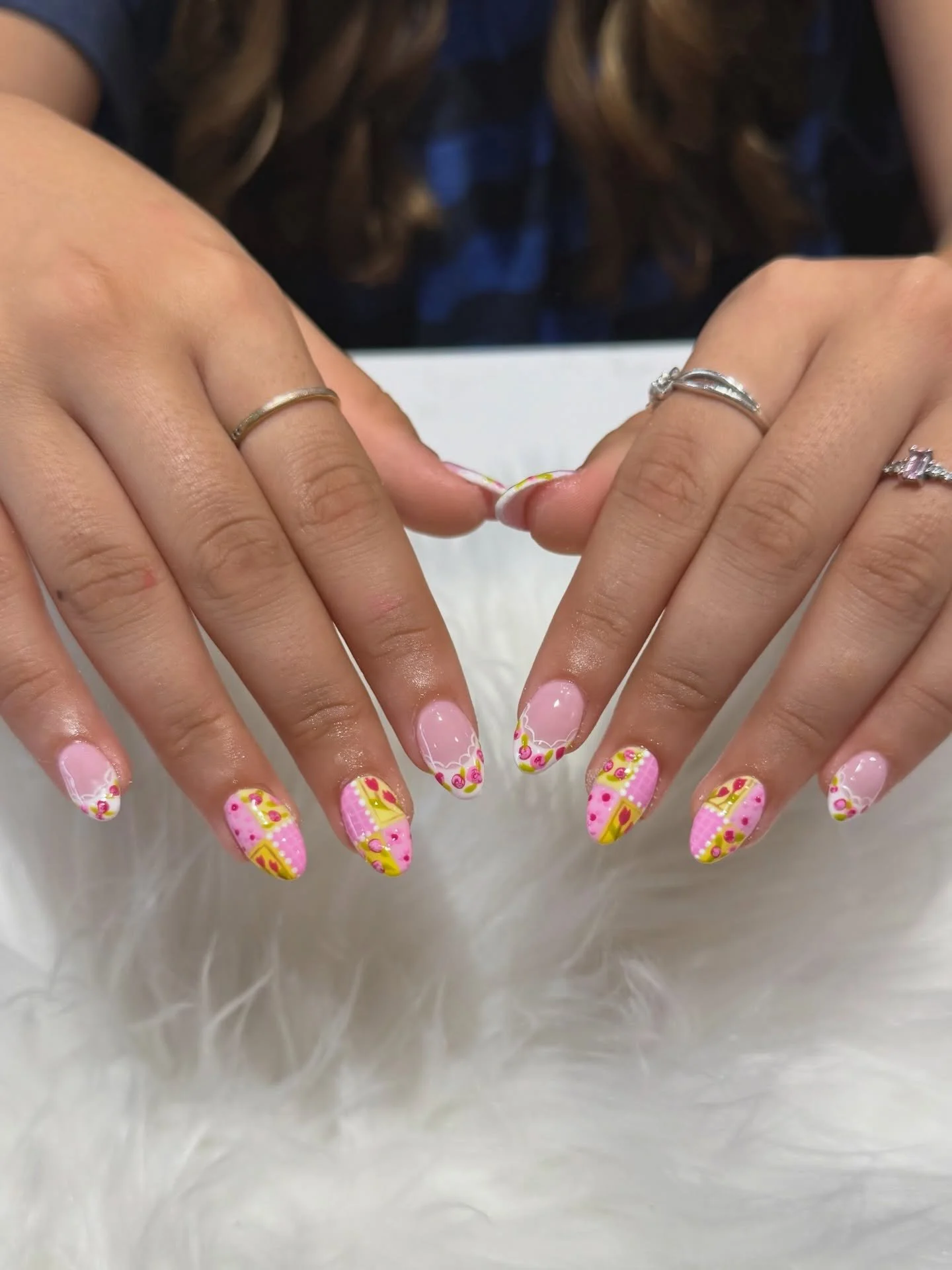 🧵 Patchwork picnic vibes! Soft pink base meets quilt-inspired art with gingham, florals, hearts, and lacey scallop tips 💕✨ Every nail tells a little story. 

#SpringNails #FloralNailArt 
#nailsalon #Bellagionailsparaleigh #fyp 

 
BELLAGIO NAIL S