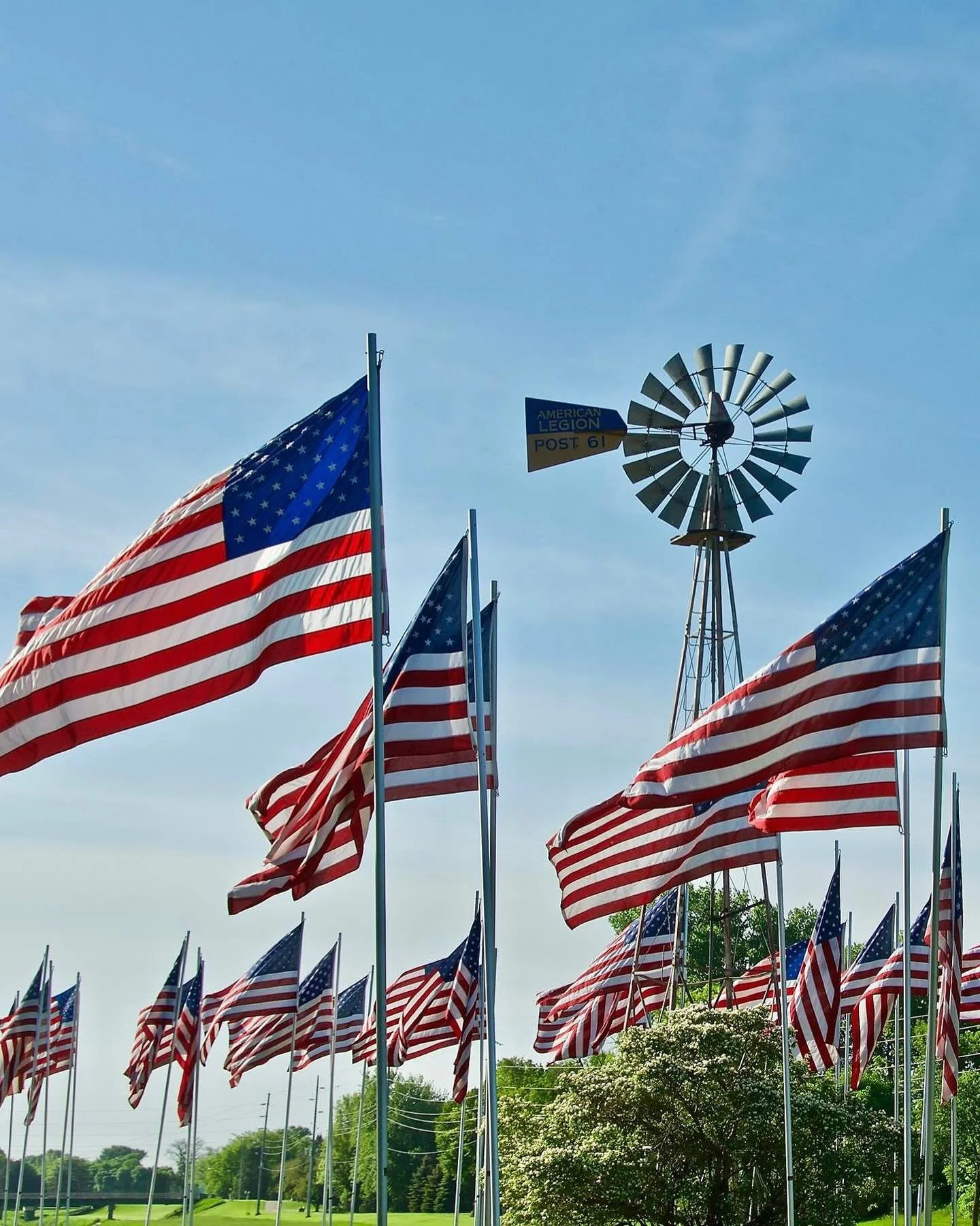 Grateful for the veterans in our community who have served with strength and heart. Thank you for your service today and every day. And thank you to all who defend the honor of this flag and our freedom. 🤠🇺🇸🙌