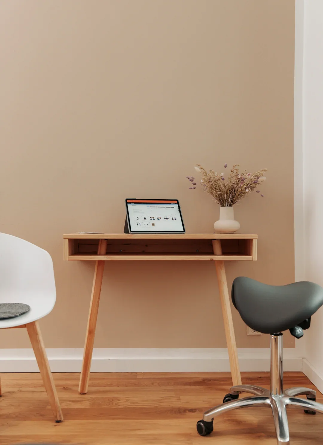 LENB-2025.03-Physio_Squad-FH-Low-Res-3 copy.webp