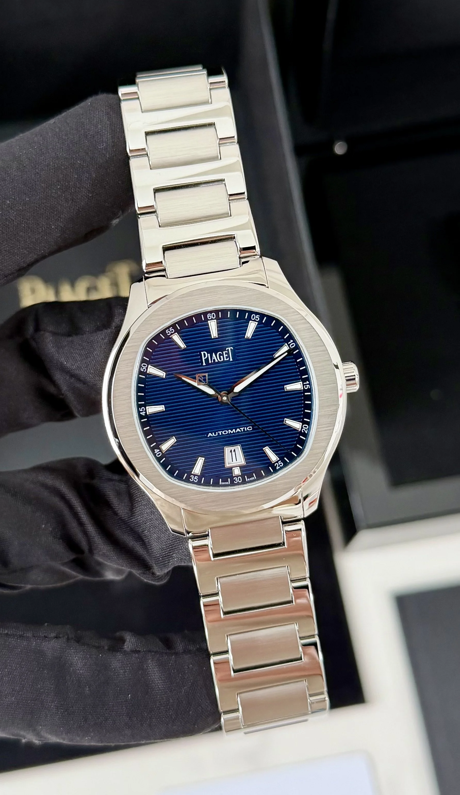 Piaget Polo Date Blue Dial Stainless Steel 42mm - G0A41002 - Complete Set 2022