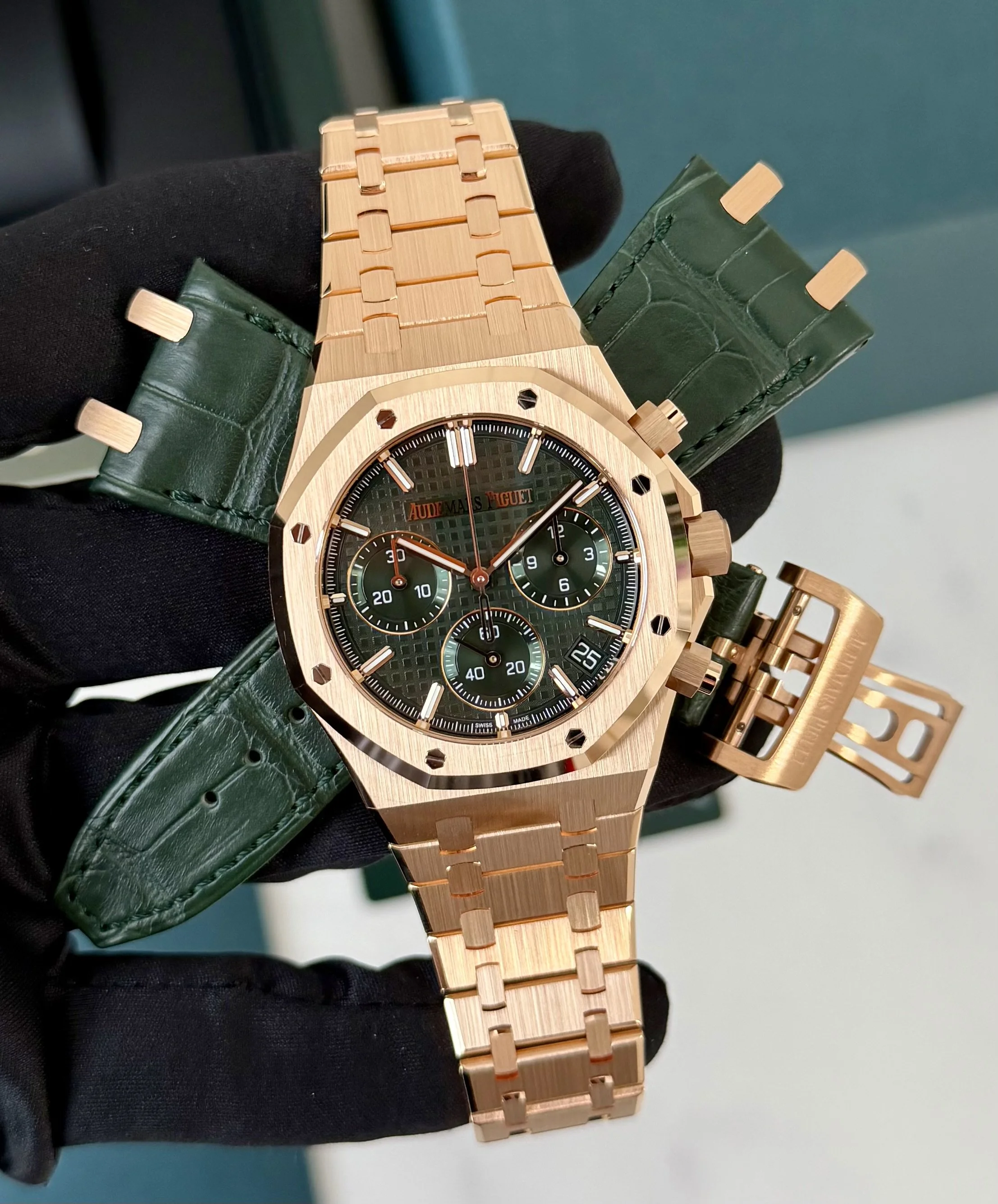 Audemars Piguet Royal Oak Chronograph Green Rose Gold 26240OR.OO.D404CR.02 Complete 2024