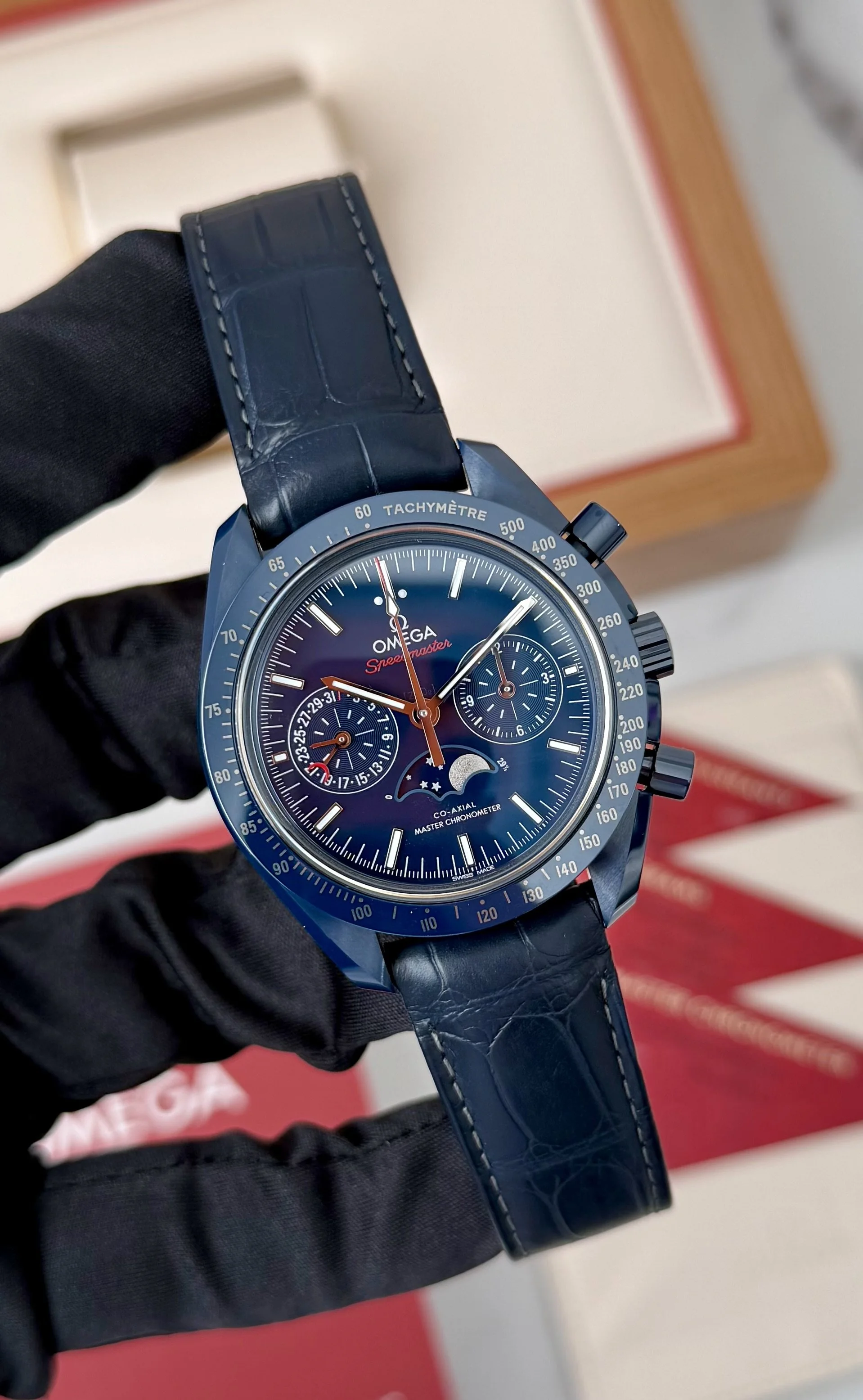 OMEGA Speedmaster Moonphase Blue Side Of The Moon 304.93.44.52.03.001 Complete