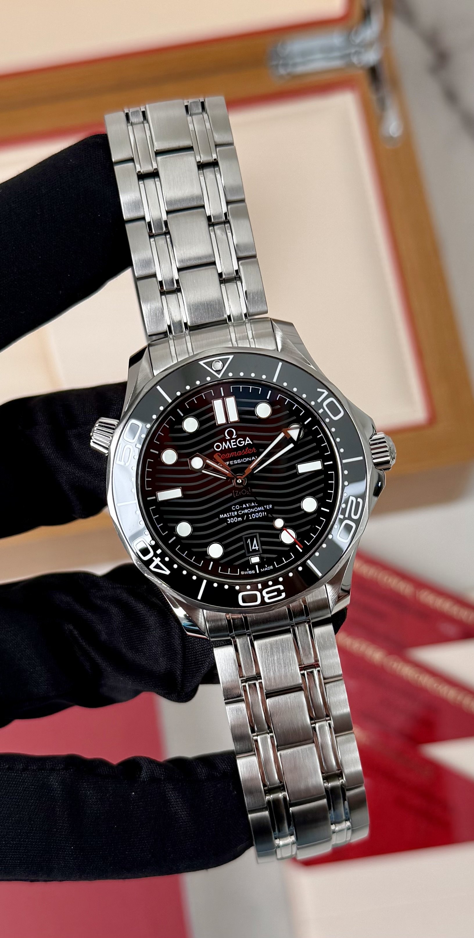 OMEGA Seamaster Diver 300M Black Wave Dial 42mm 210.30.42.20.01.001 2019 Set