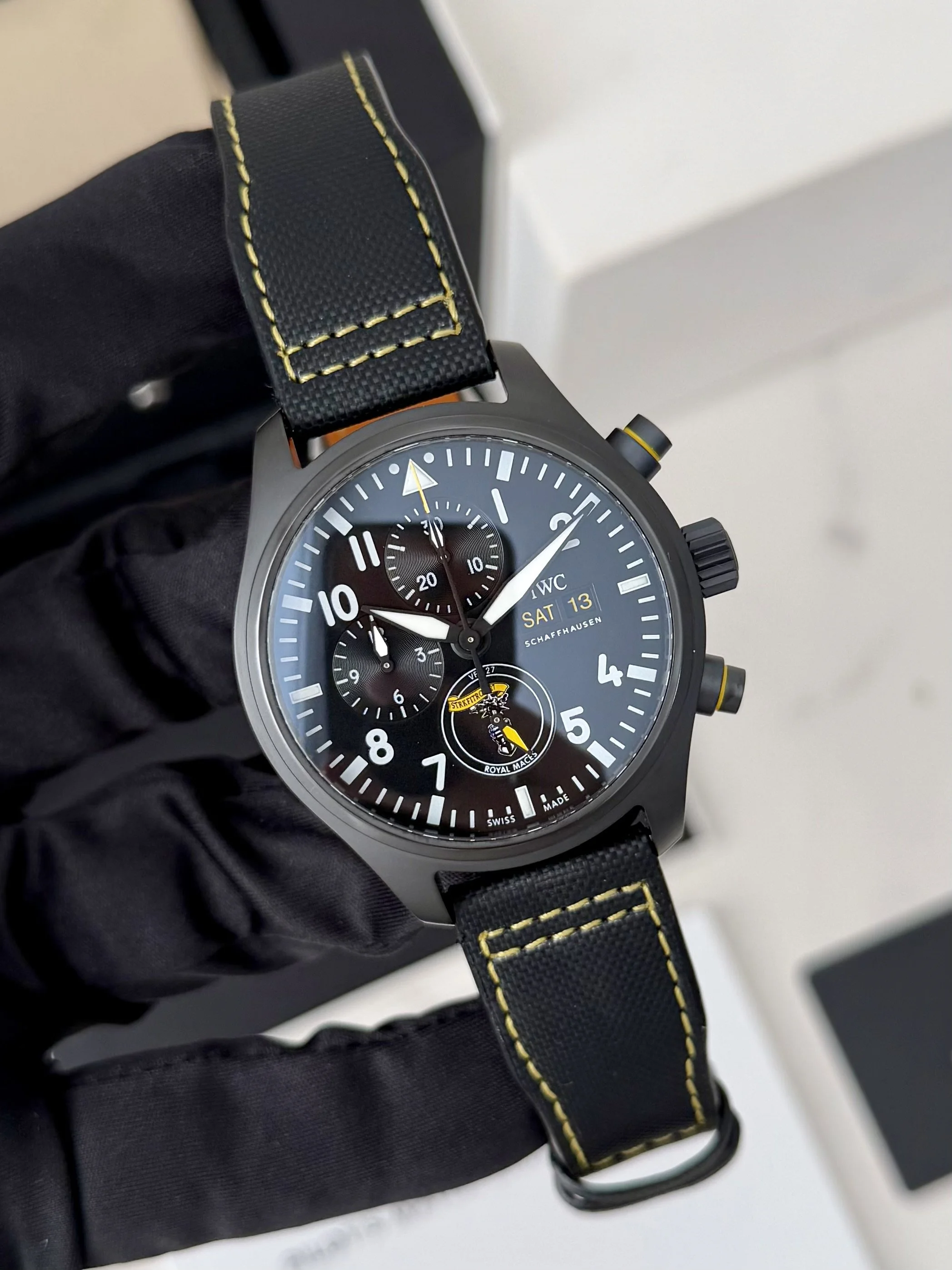 IWC Pilot’s Chronograph Royal Maces Black Ceramic IW389107 2023 Complete Set