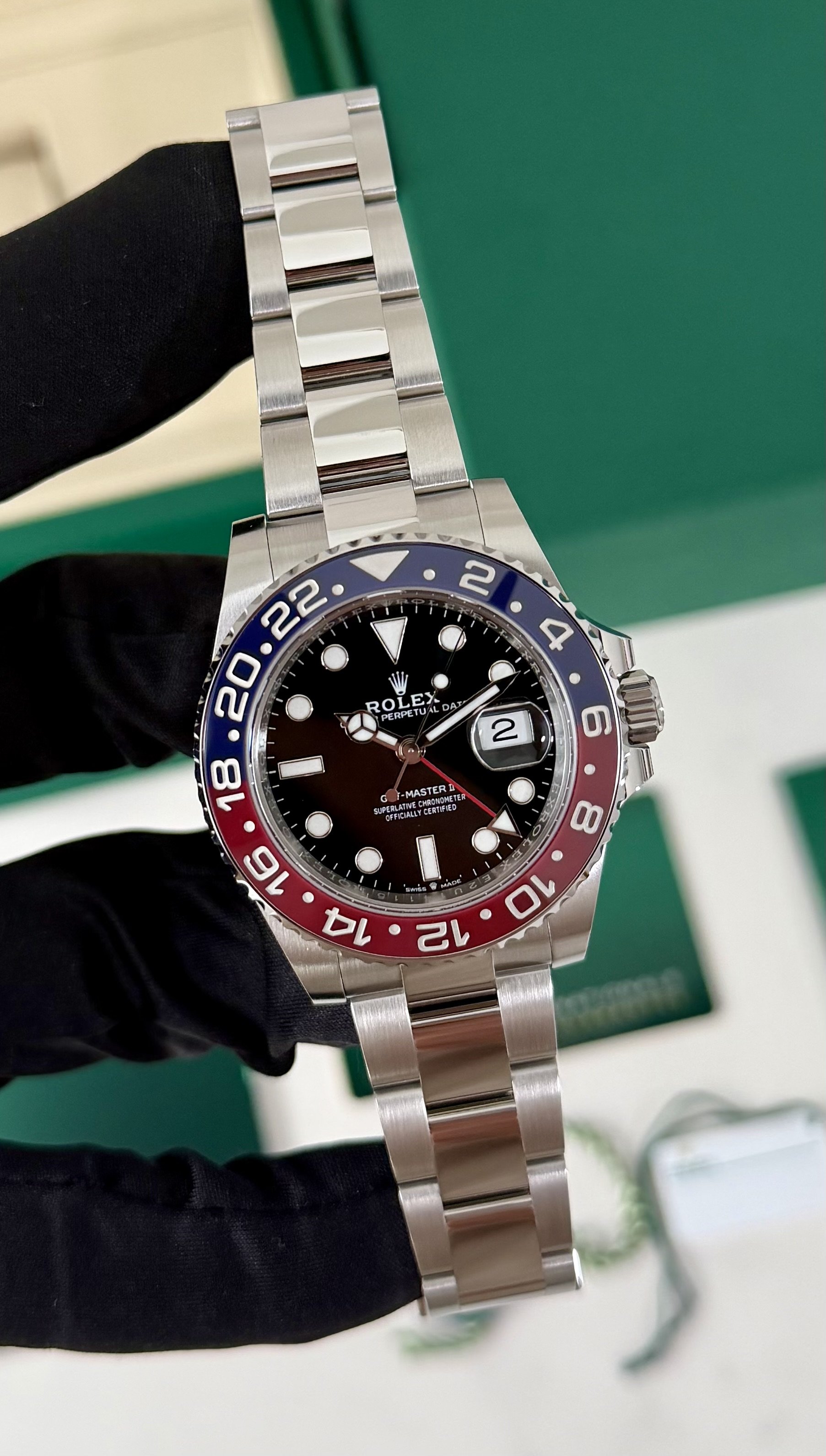 Rolex GMT-Master II 126710BLRO Oyster 40mm Pepsi 2025 Complete Set