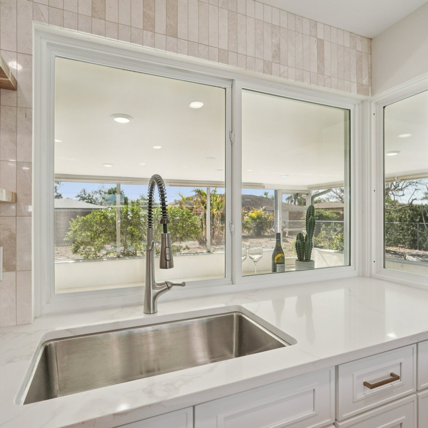 From dated to dream home.
Scroll to see where we started&hellip; ➡️

#beforeandafter #HomeTransformationn #renovation #FloridaHomes