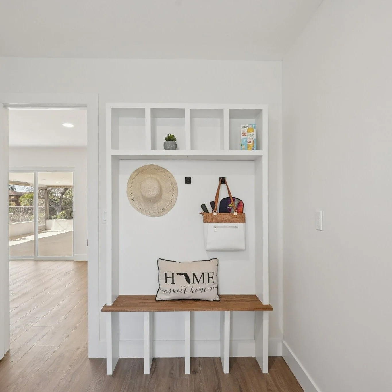 Same space.
Completely different feel.
From dark and dated&hellip;
to bright, clean, and functional.
It&rsquo;s all in the details. 👌
#beforeandafter #renovationproject #ValueAddOpportunity