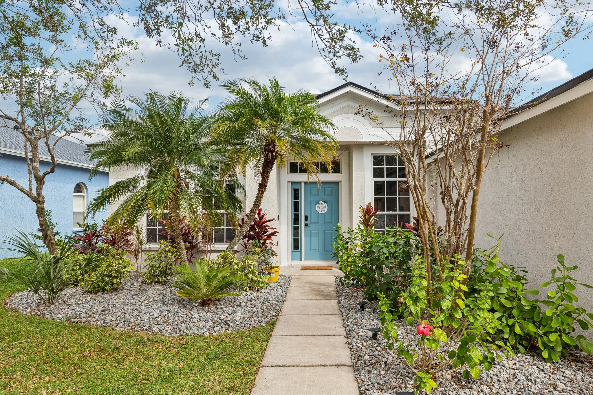 2-web-or-mls-Carrington Oaks Ln-002.jpg