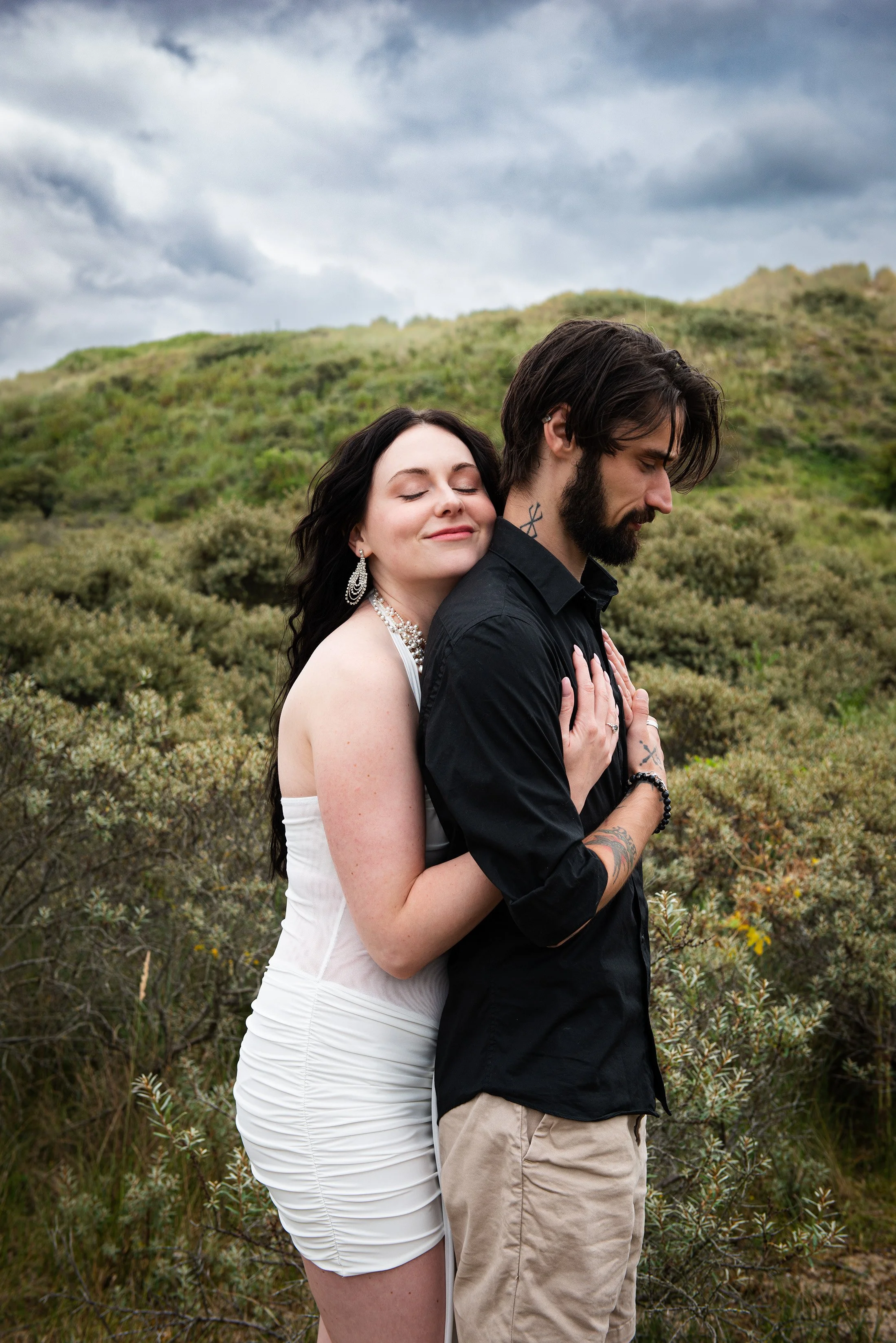 photoshoot-couple-in-love-dunes-Haarlem-Amsterdam.jpg.jpg