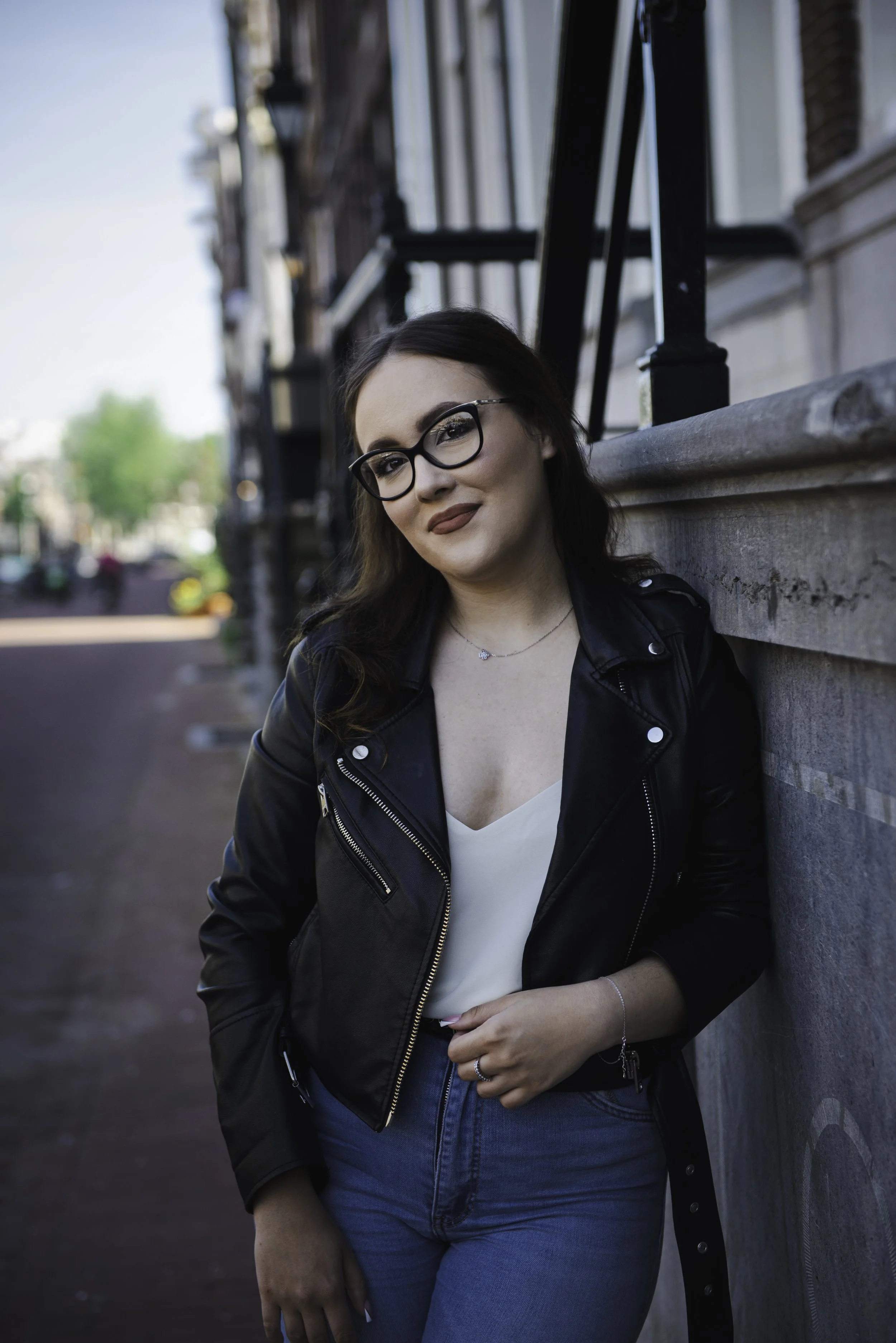 woman portrait. Izabela Bartnicka Photography, portrait photography, photographer Amsterdam, female photography, fashion, portrait, photoshoot in the city 