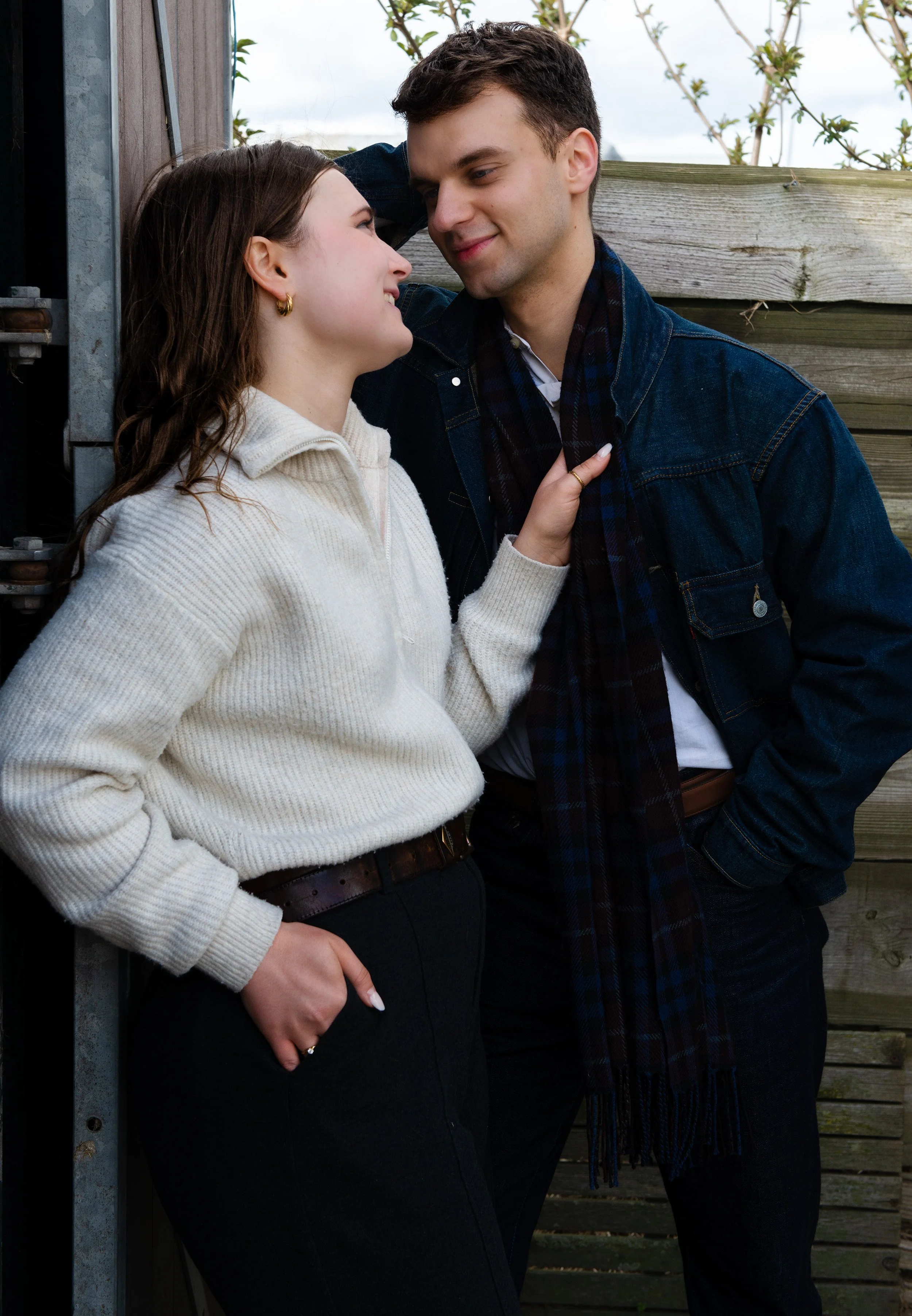 couple-hugging-photoshoot-at-the-farm.jpg.jpg