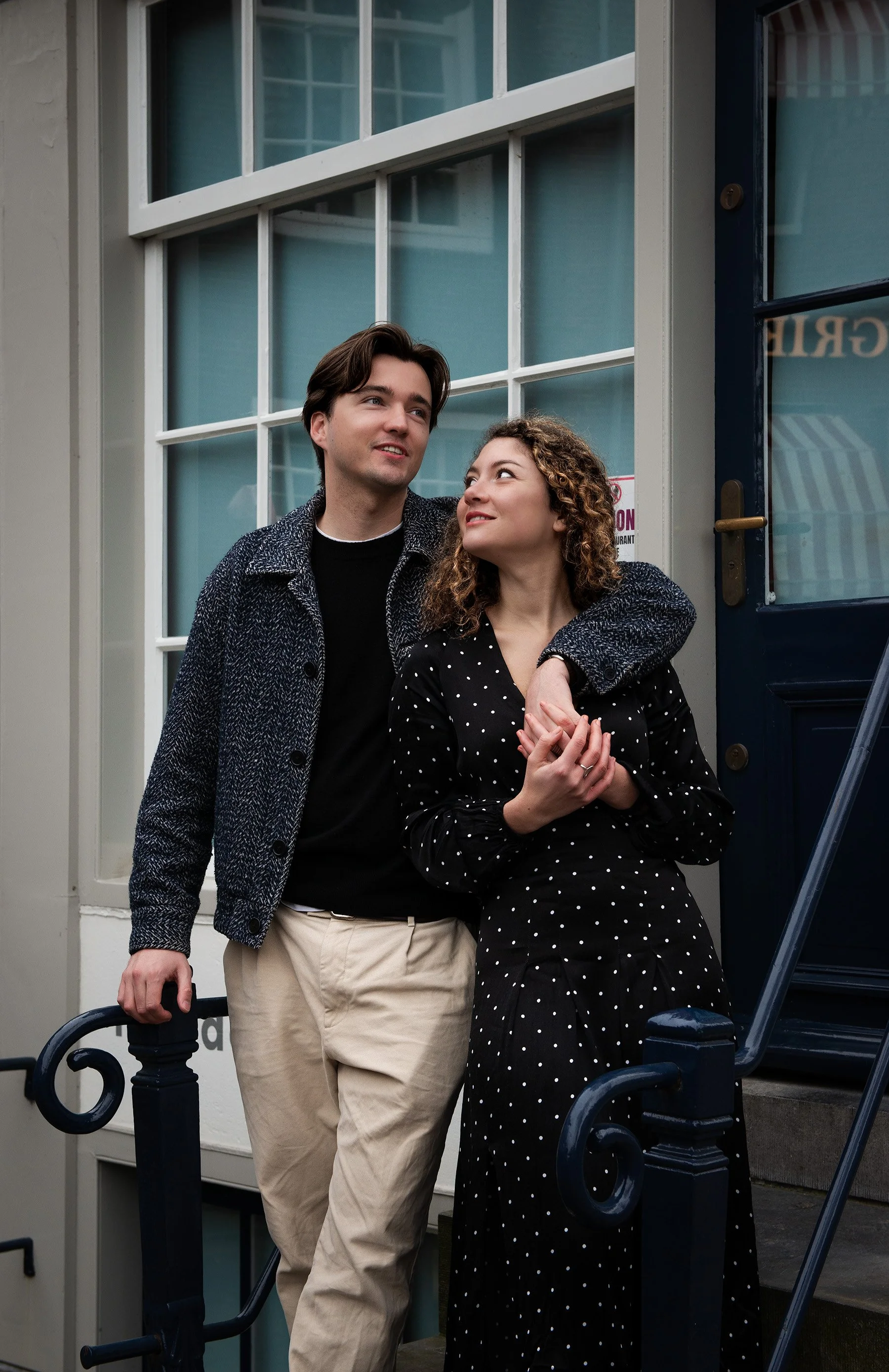 romantic-couple-hugging-holding-hands--amsterdam-streets-photoshoot.jpg.jpg