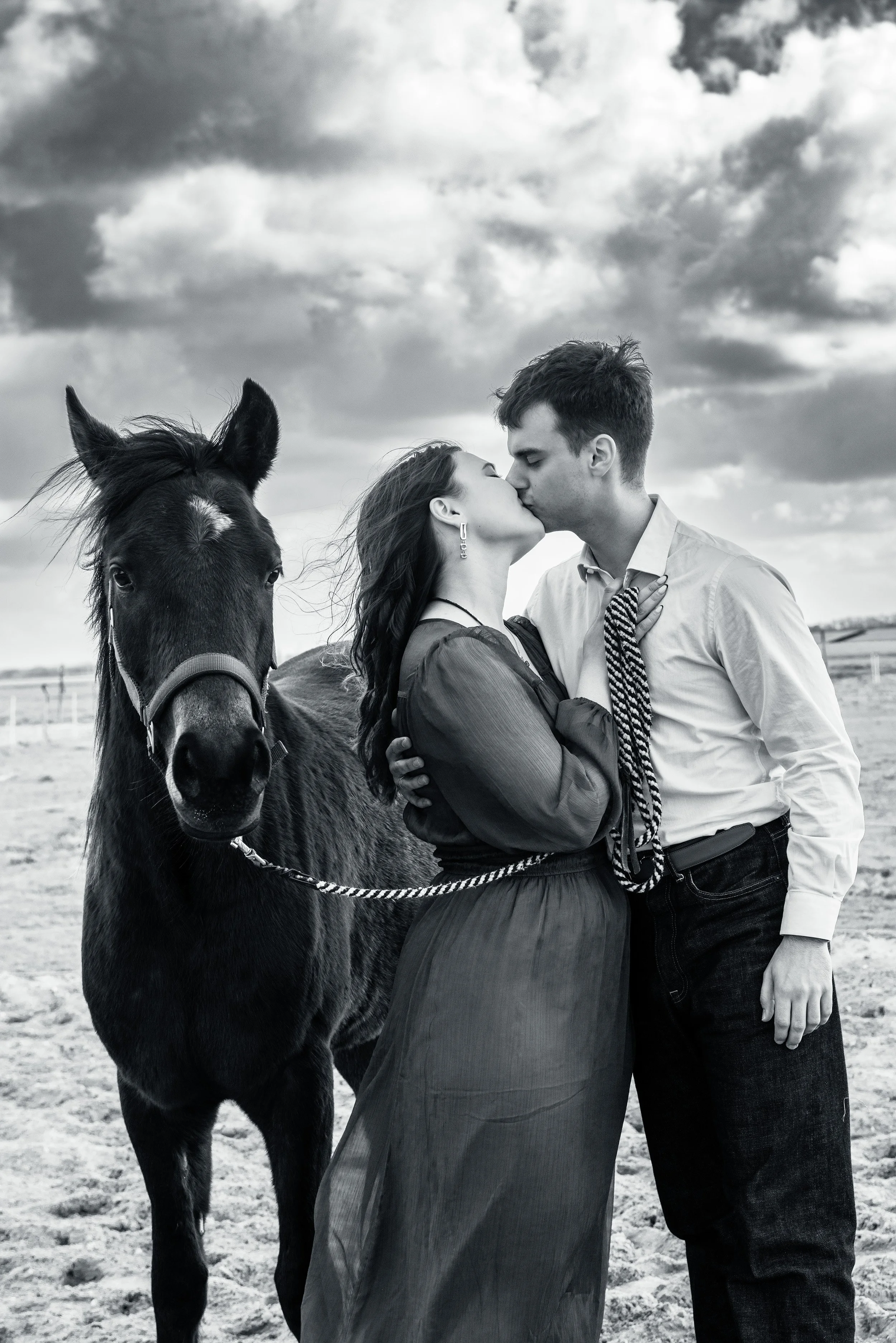 romantic-couple-horses-photoshoot-amsterdam.jpg.jpg