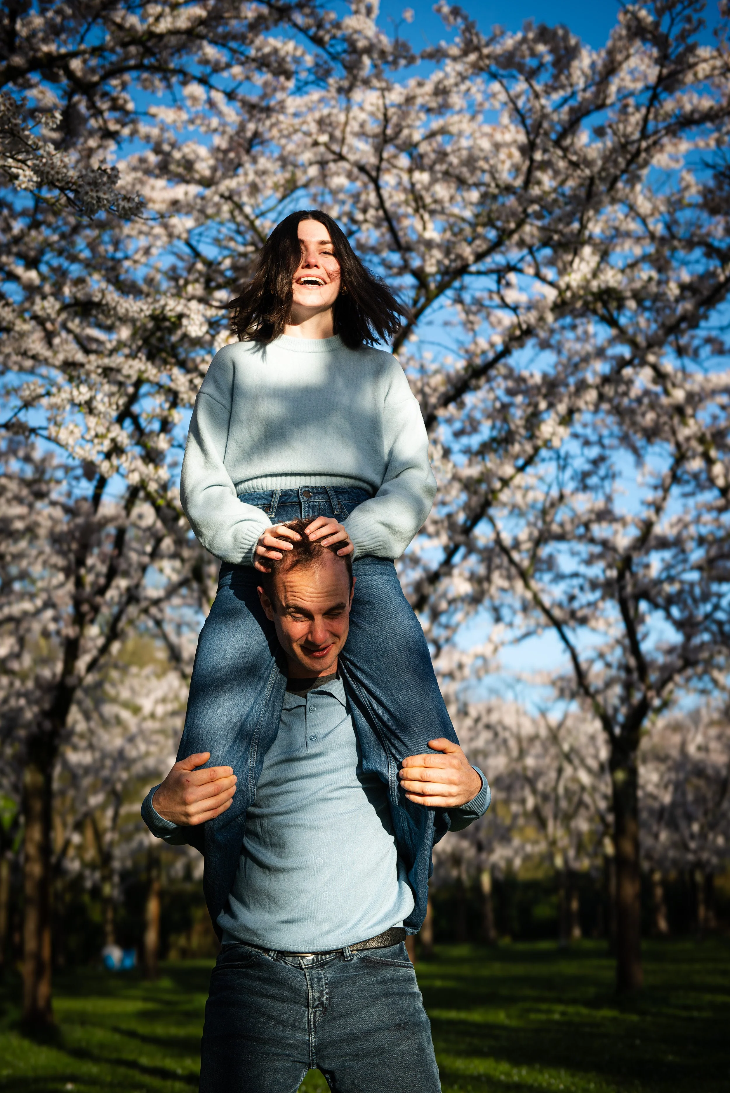 cheerful-funny-couple-photoshoot-in-amsterdam.jpg.jpg