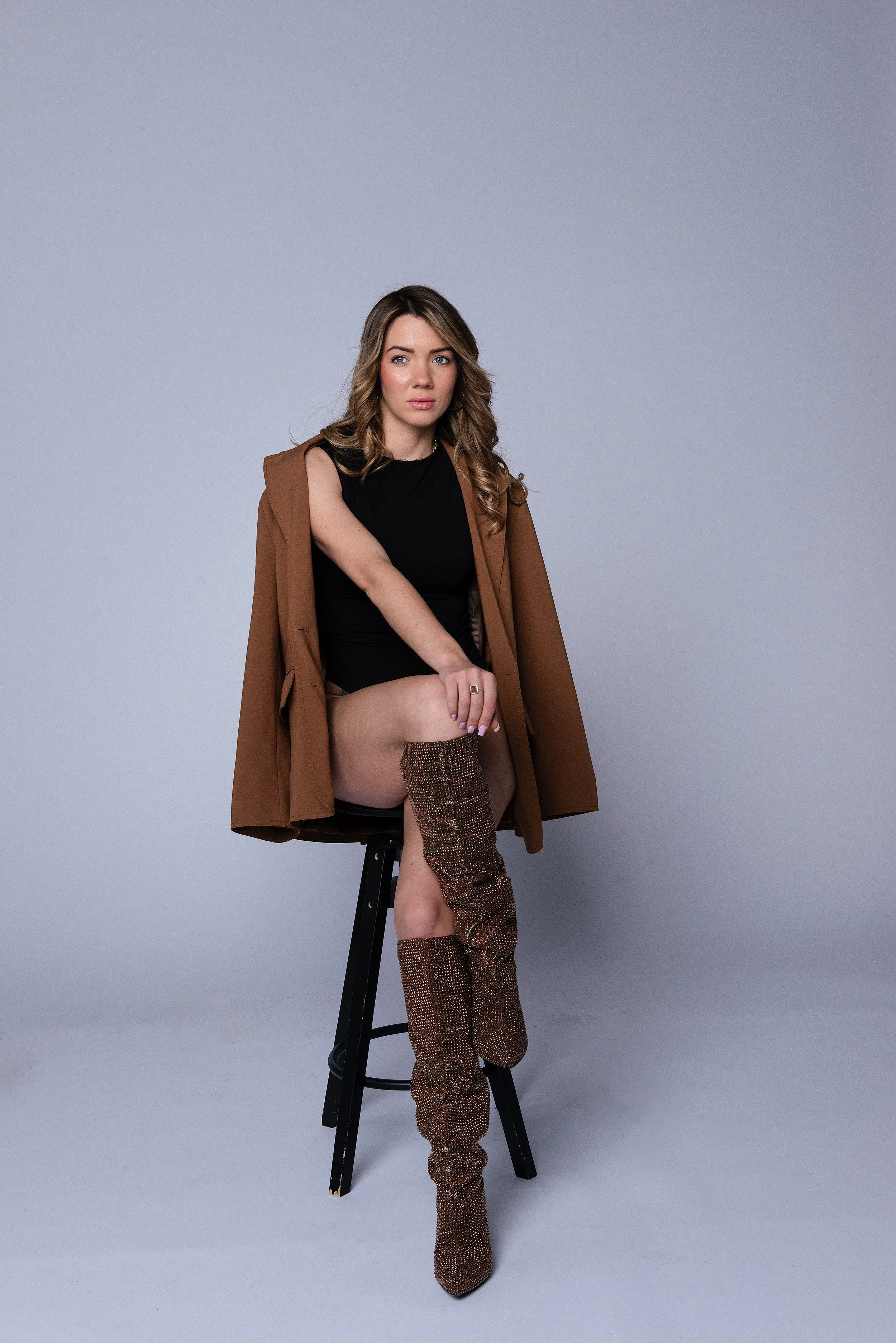 model, model portfolio, studio photography,  Izabela Bartnicka photography, model posing in the studio, model's photoshoot, studio lightening, fashion photoshoot Amsterdam