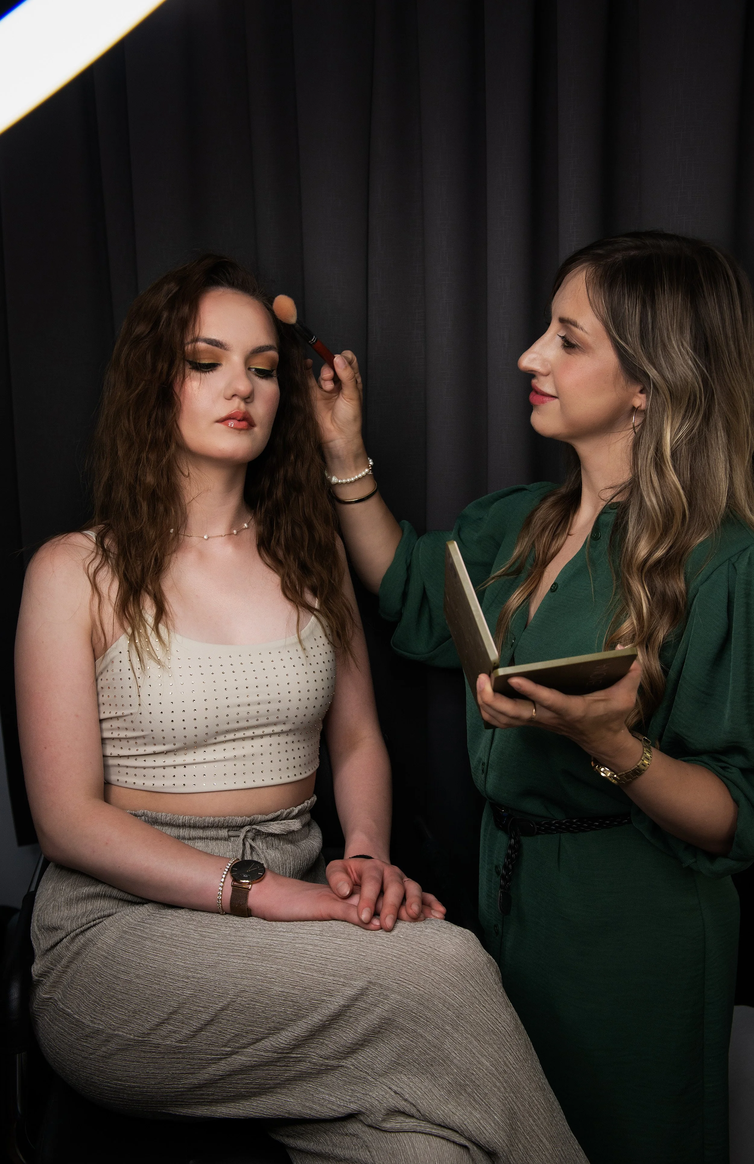 portrait, make up artist, branding photoshoot, in Amsterdam area, Izabela photography, beauty photoshoot, branding photography