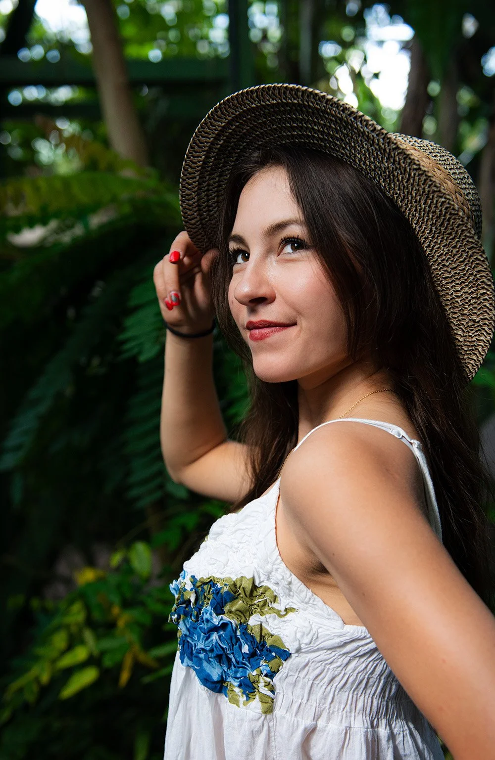 Photoshoot on location, in  nature, beautiful model, model photoshoot, model photoshoot in Amsterdam and near area, Amsterdam, Leiden, green house, portrait photoshoot, Izabela Bartnicka Photography