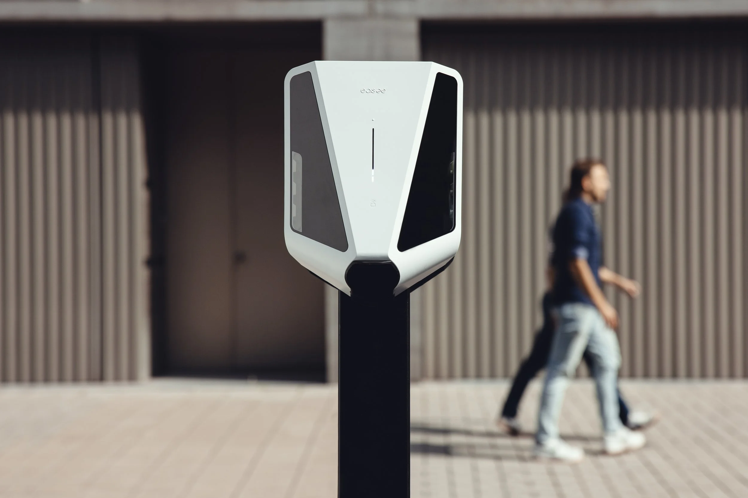 Easee Lader op laadpaal