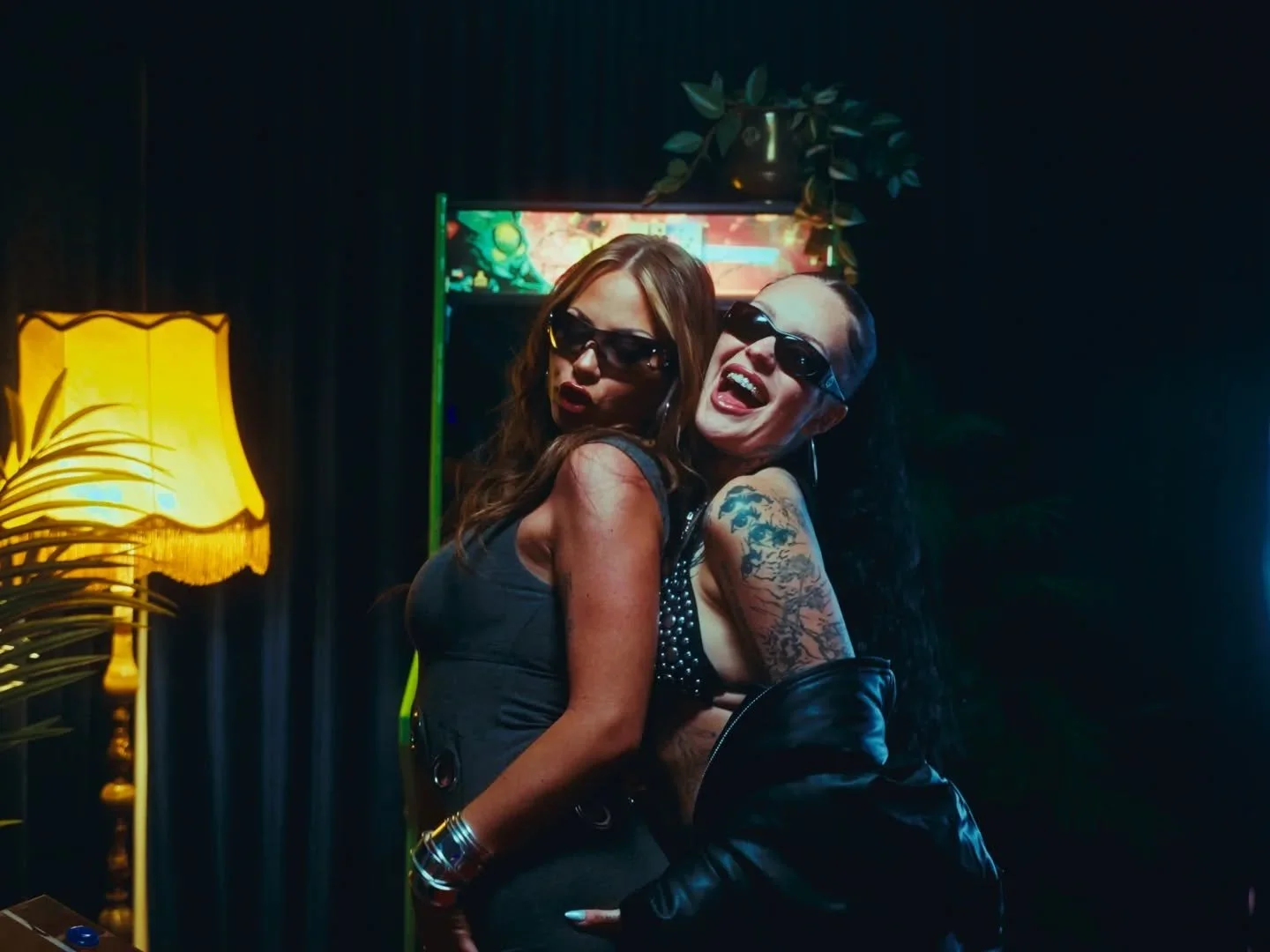 BERG X TESSA - 'Ta' Det Af' 🎬

Edit, Grade og instruktion: @vaagen.verden

Optagelser: @oliverreinmann @vaagen.verden